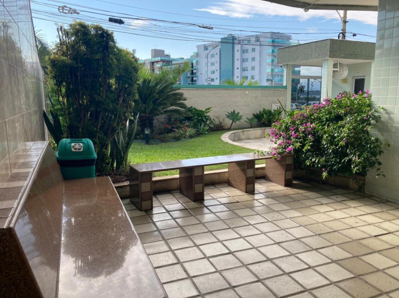 Joneson aluga um apto 3 Quartos na beira da Praia do Forte