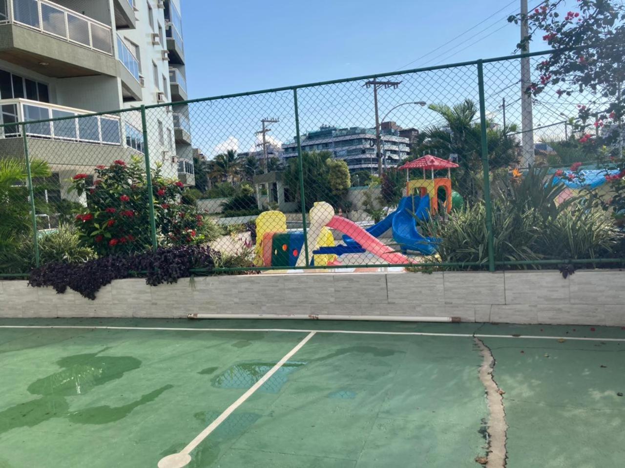 Joneson aluga um apto 3 Quartos na beira da Praia do Forte