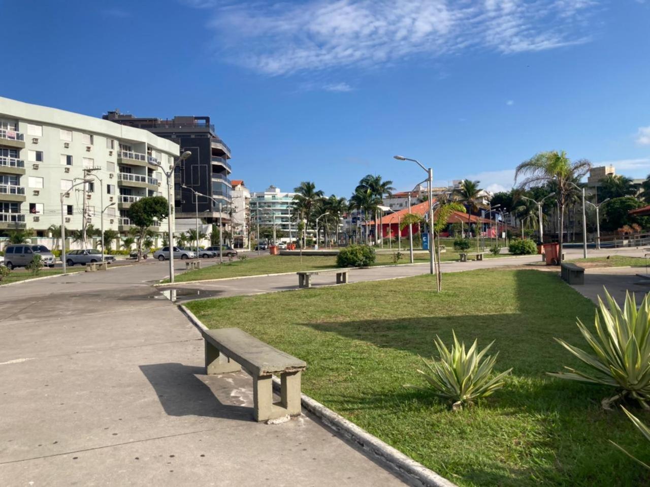 Joneson aluga um apto 3 Quartos na beira da Praia do Forte