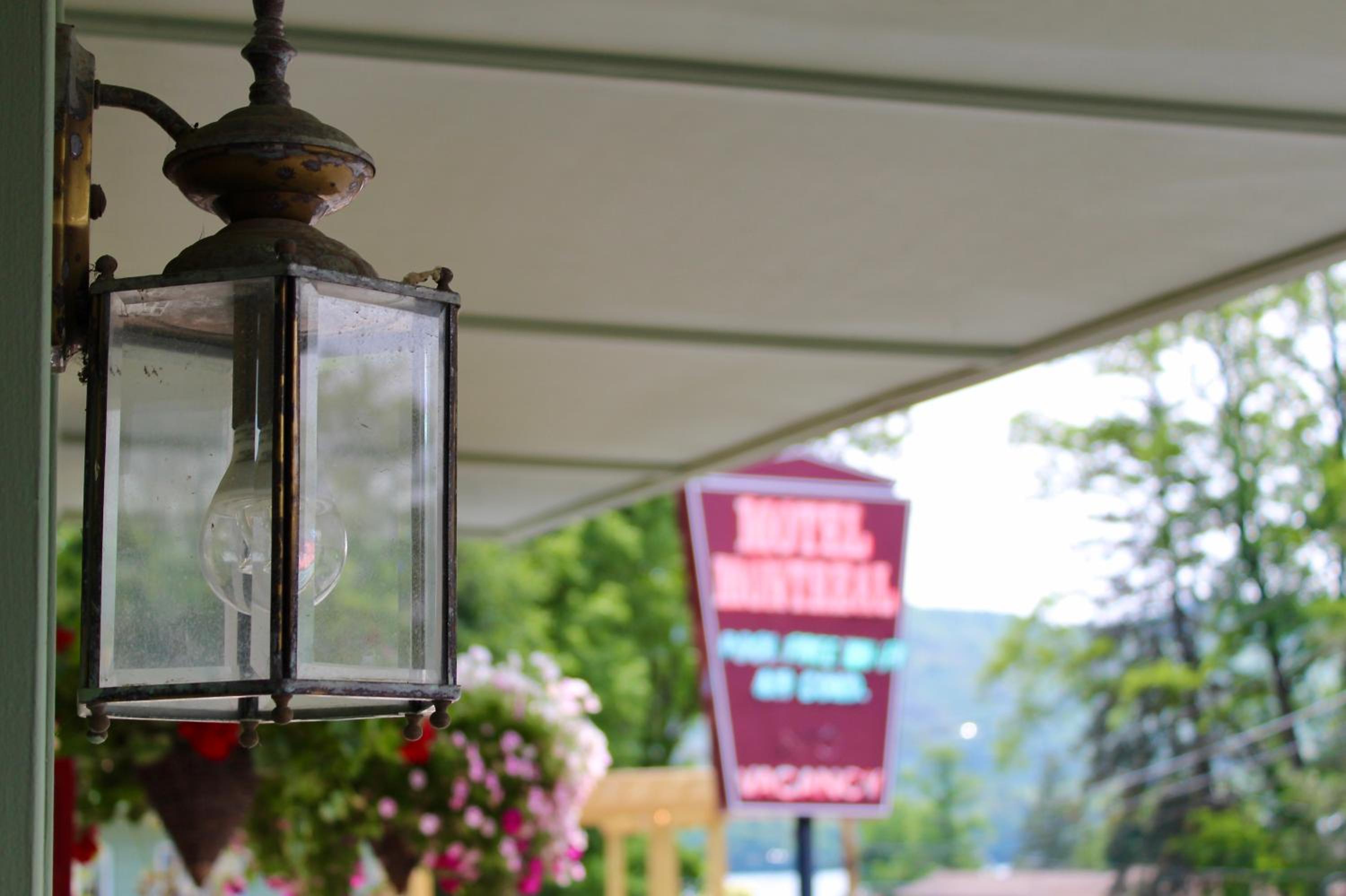 Hotel Motel Montreal - Image 1