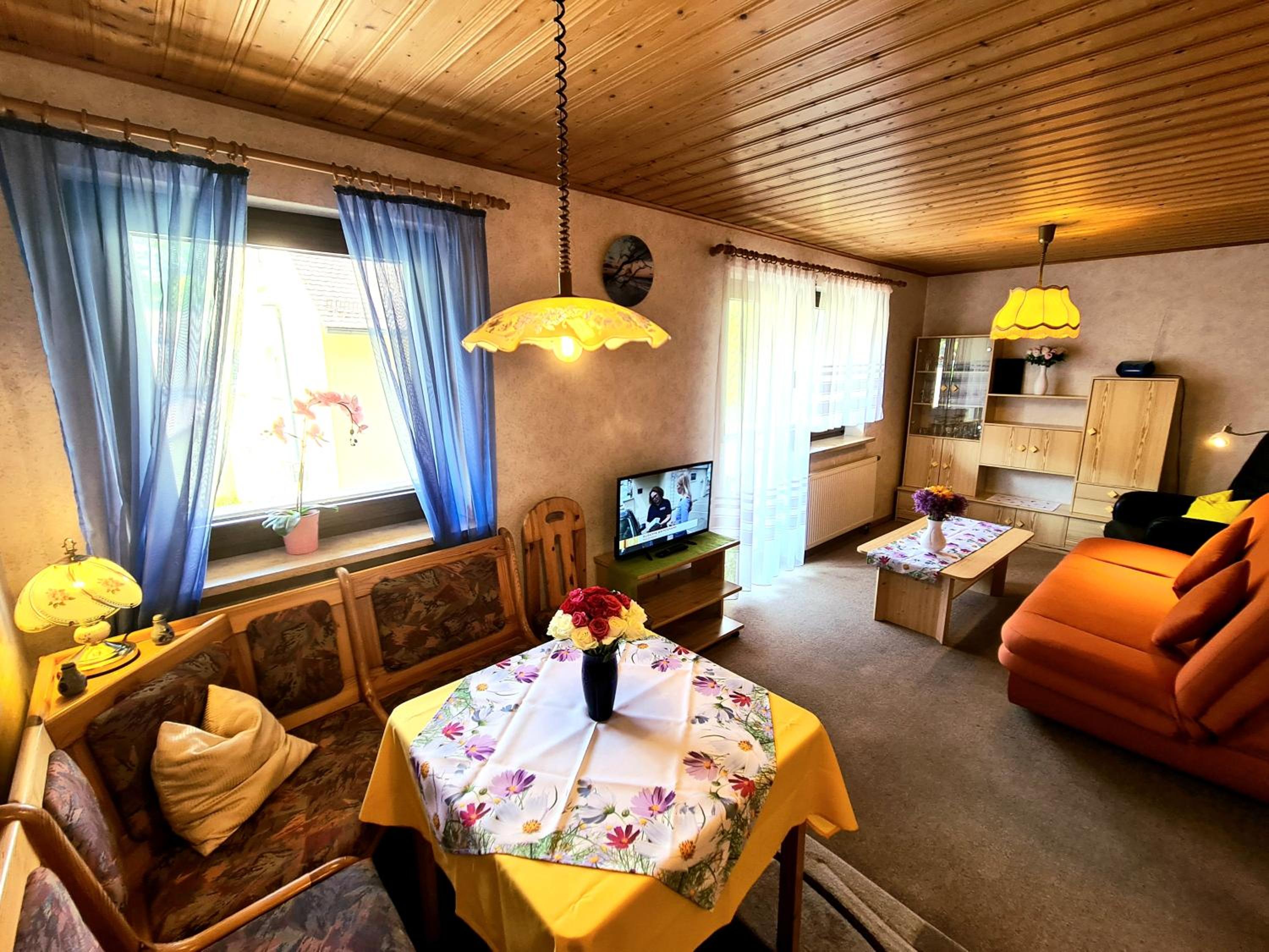WaldZeit Gössweinstein, sonnige und ruhige Ferienwohnung in der Fränkischen Schweiz