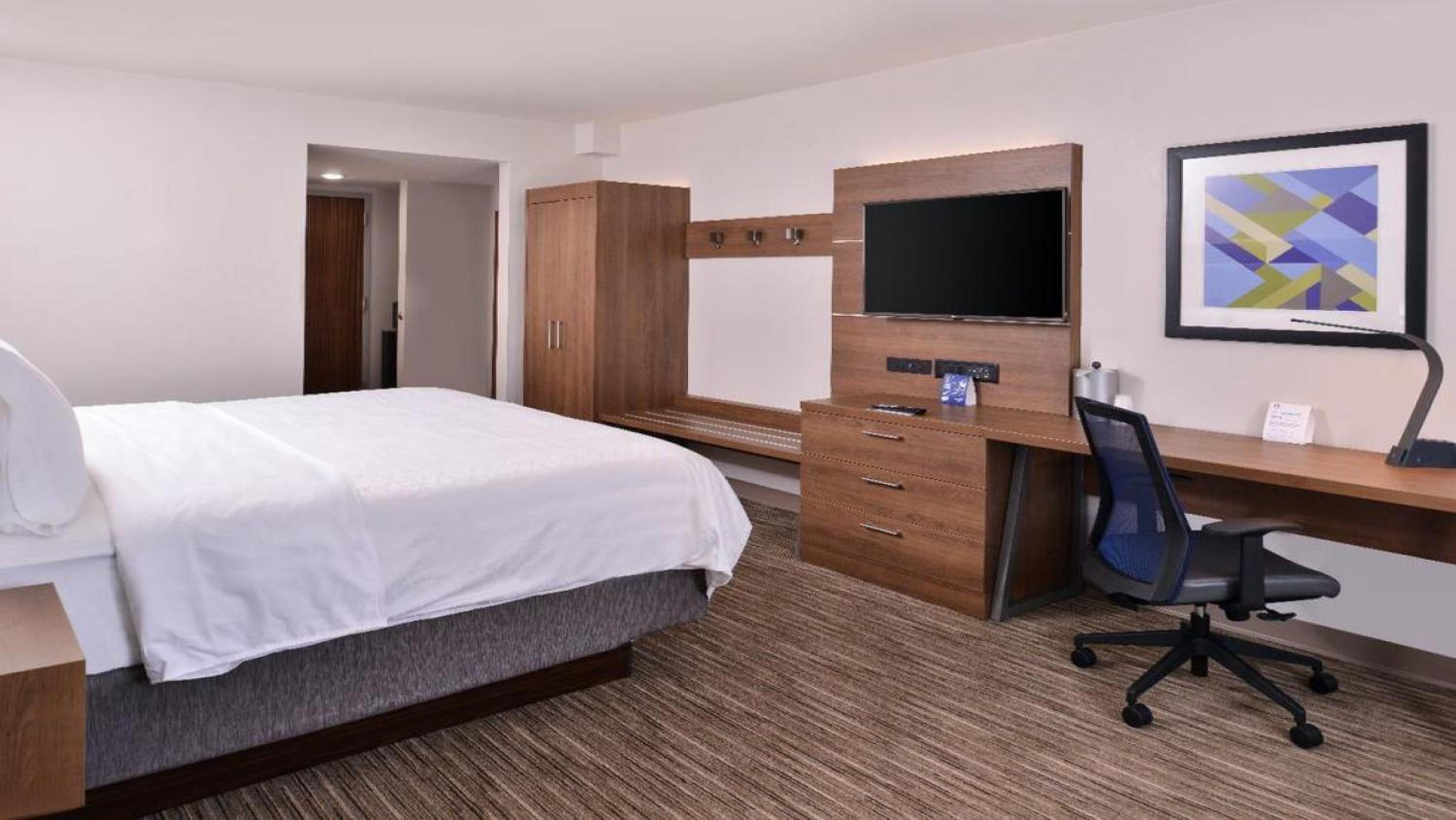 Mount Pleasant Vacations - Holiday Inn Express Hotel  Suites Mount Pleasant, an IHG Hotel - Property Image 3