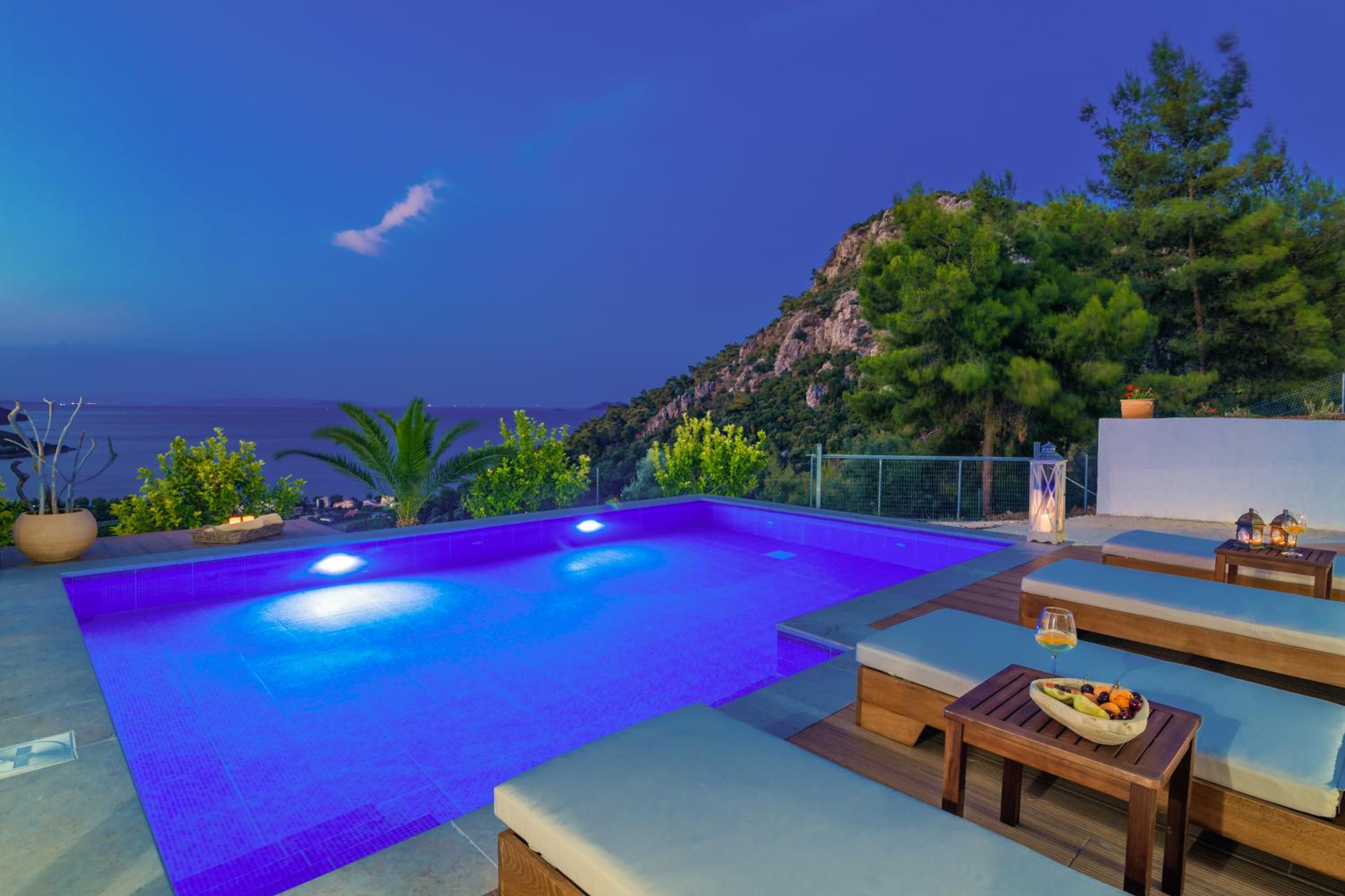 Villa Pantheon view 3