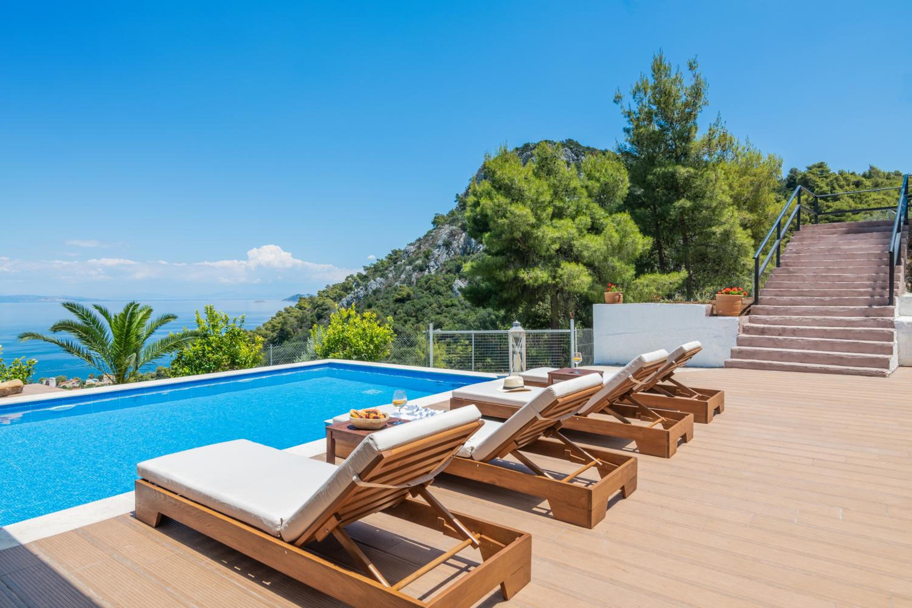 Villa Pantheon view 4