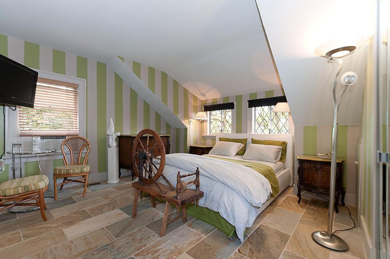 House On Dunbar B&B