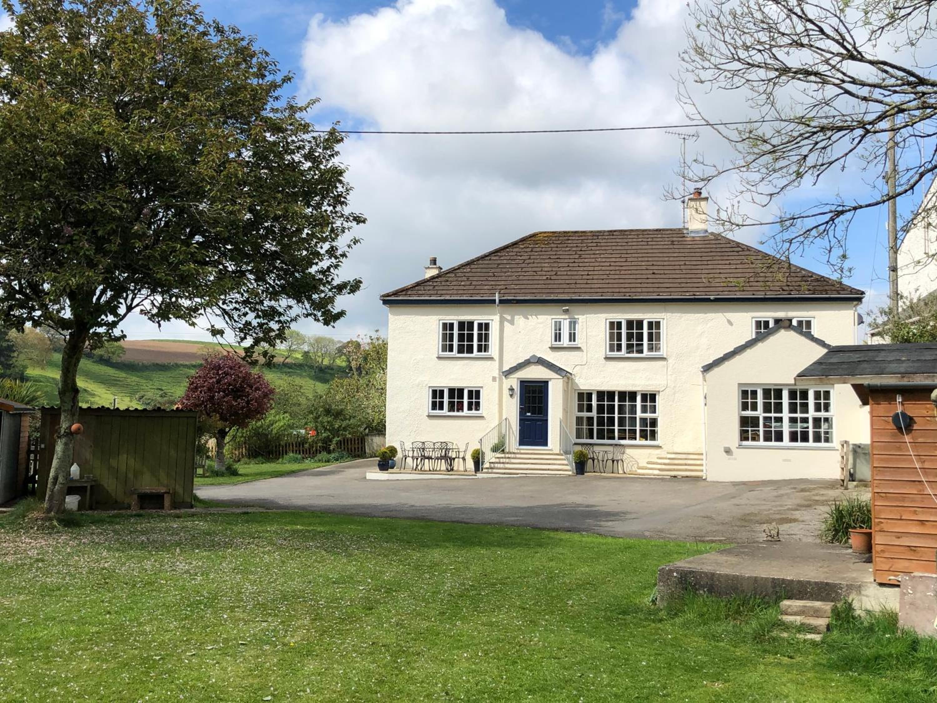 Hotel Lynwood House Bed and Breakfast - Image 1