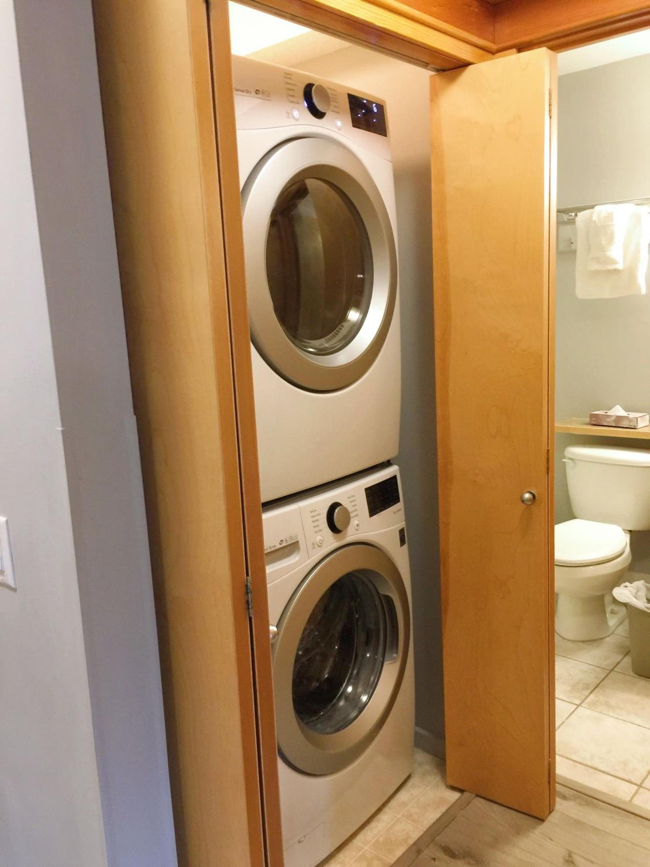 Windtower Lodge FullKitchen-Kingbed Suite-MntView-UGParking-Walk2DT