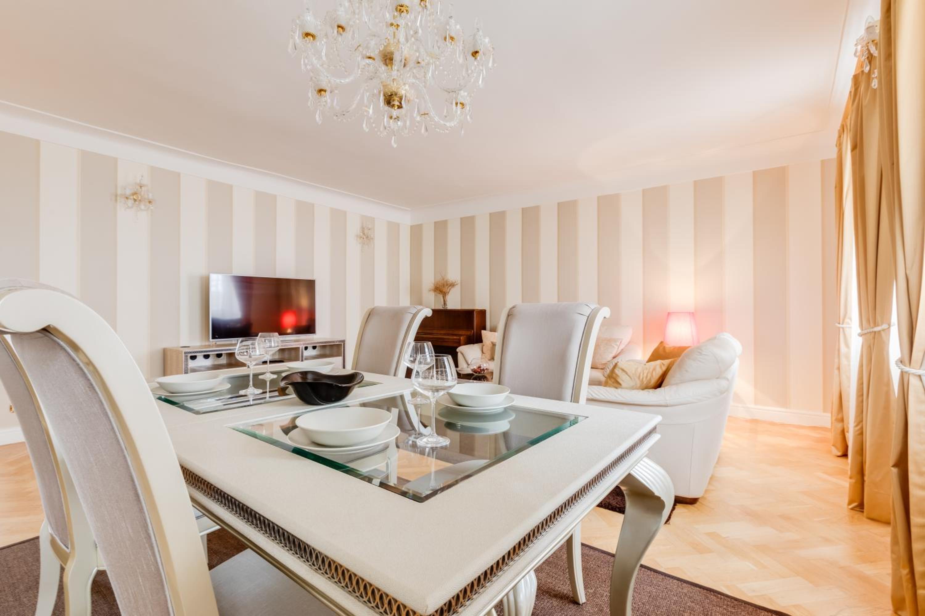 Charles Bridge Royal Apartments - Castle District