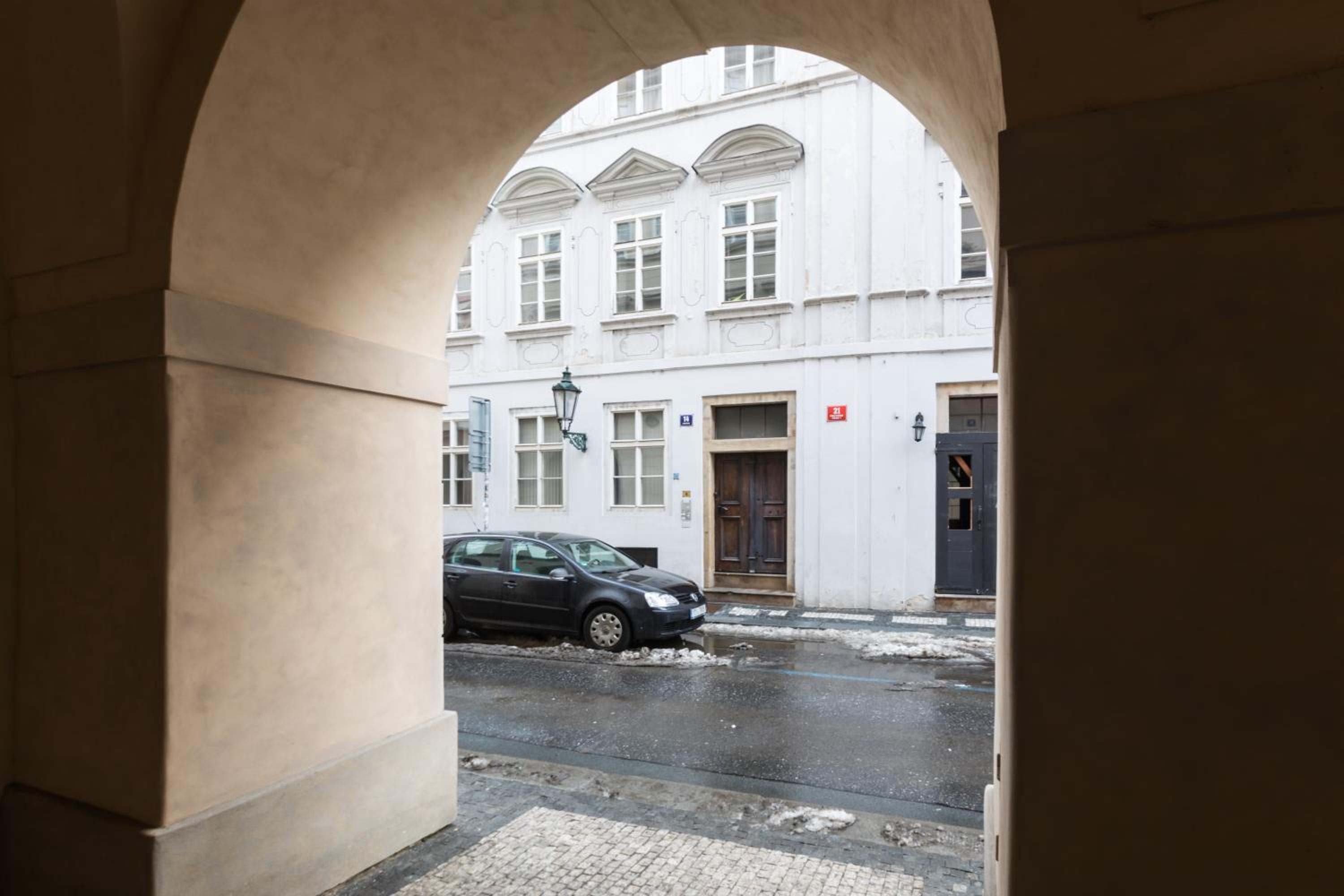 Charles Bridge Royal Apartments - Castle District