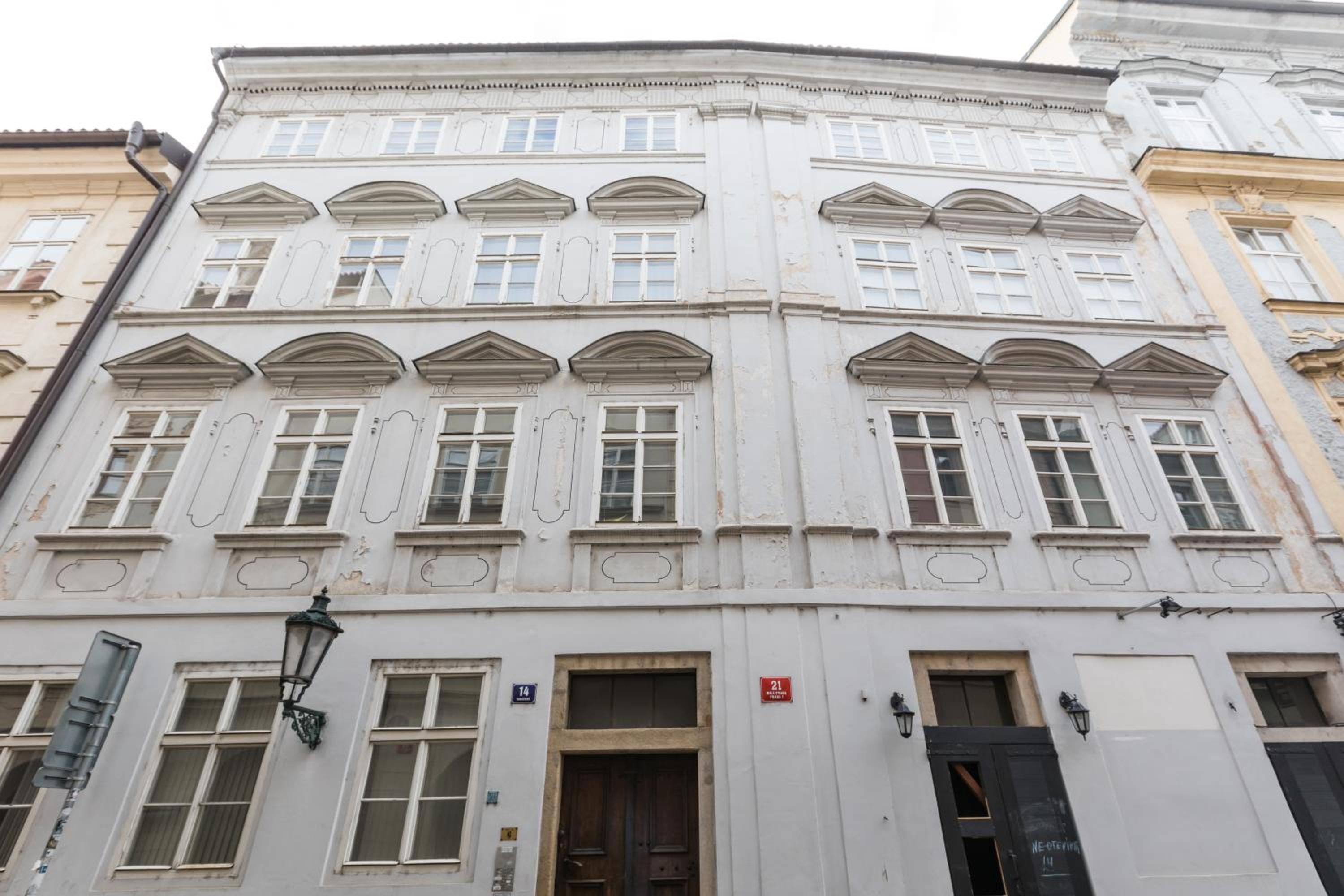 Charles Bridge Royal Apartments - Castle District