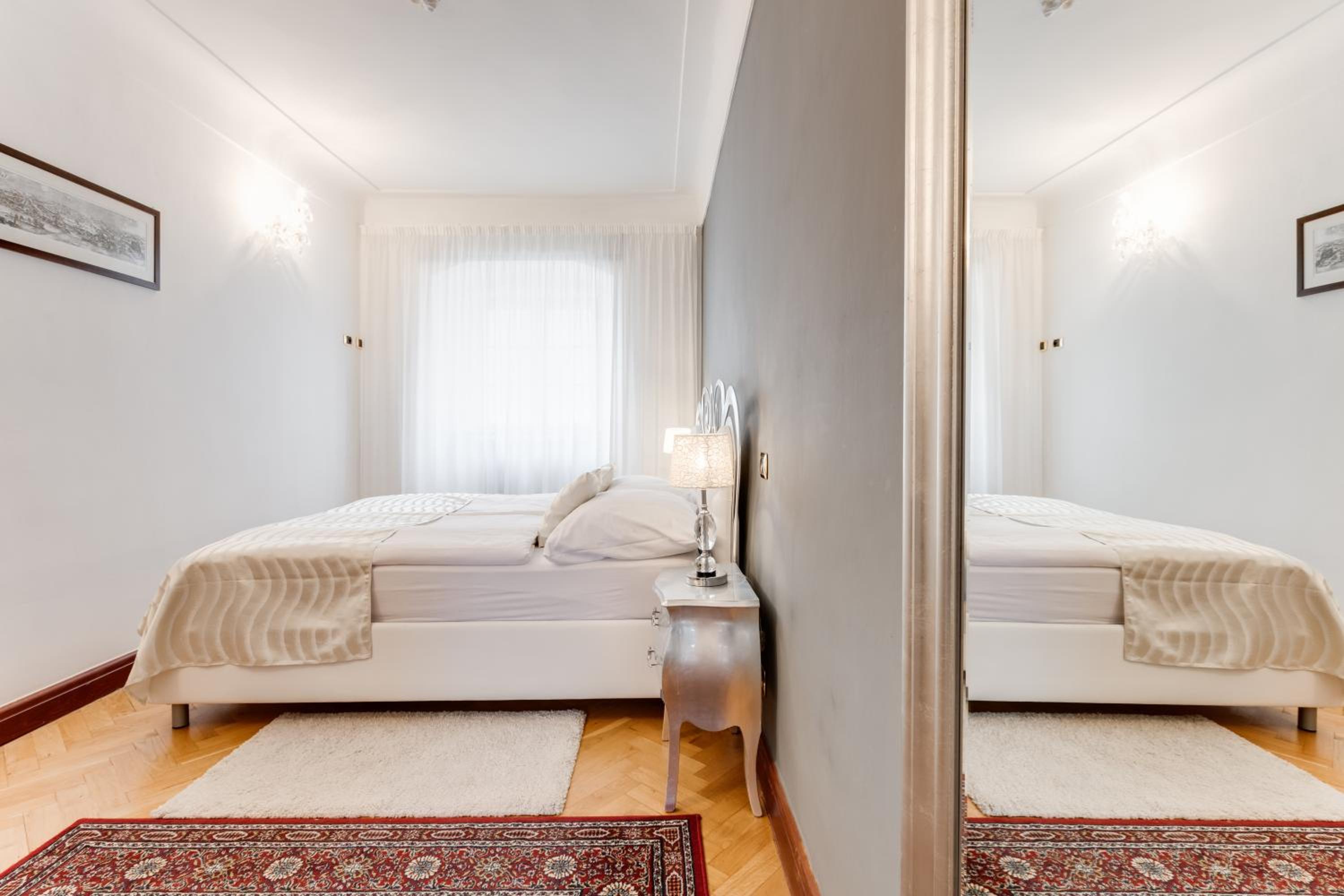 Charles Bridge Royal Apartments - Castle District