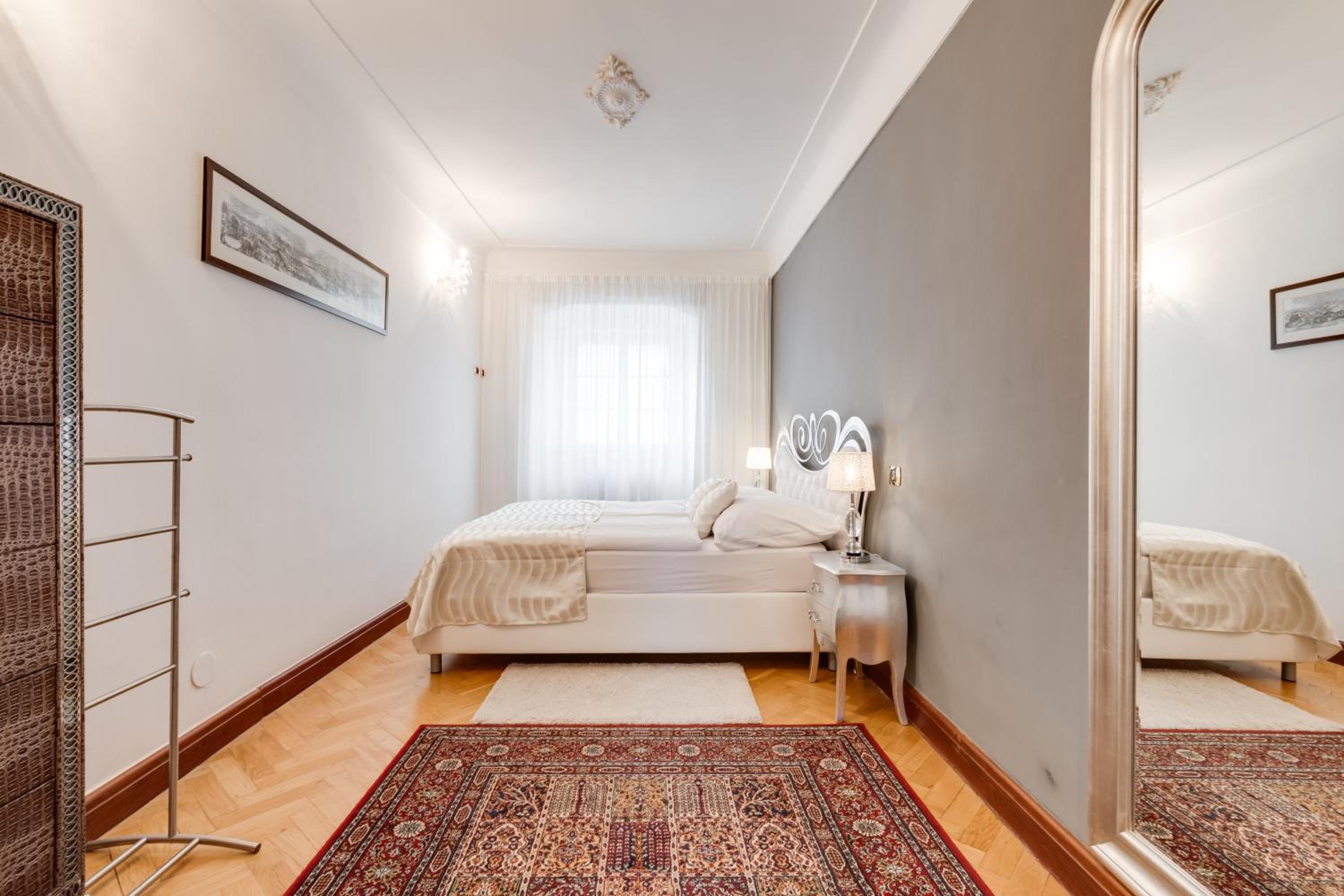 Charles Bridge Royal Apartments - Castle District