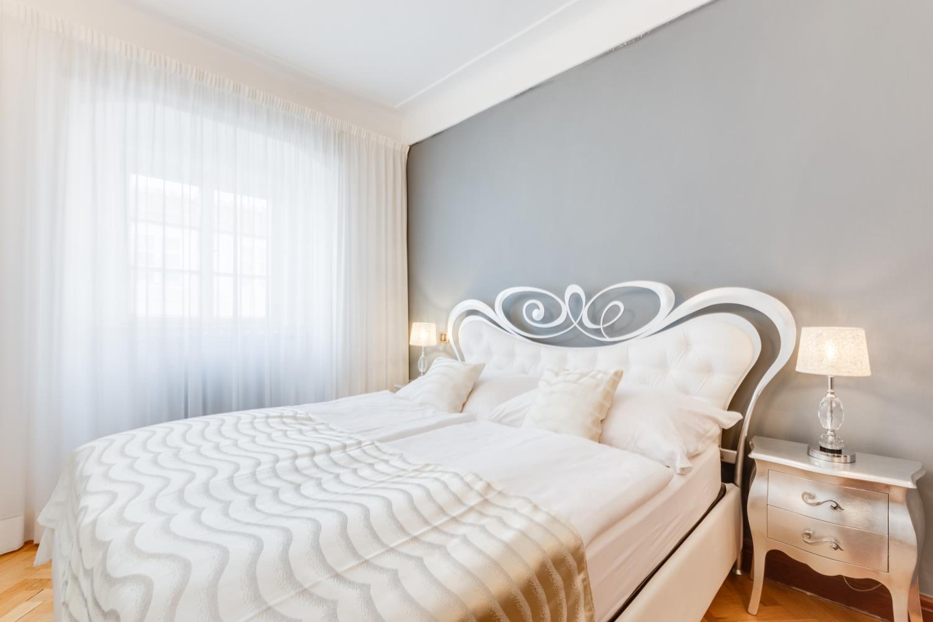 Charles Bridge Royal Apartments - Castle District