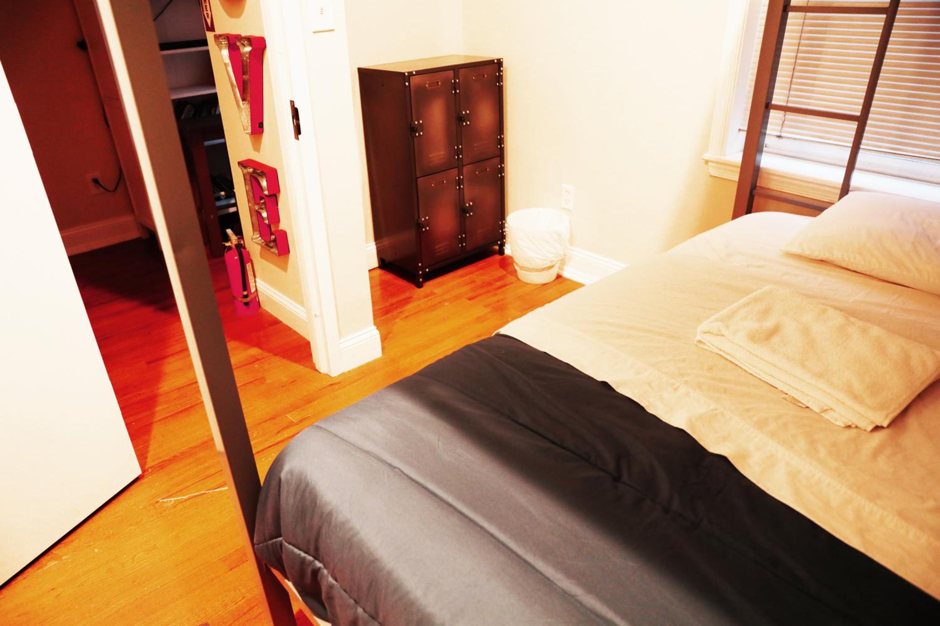 Duo Housing