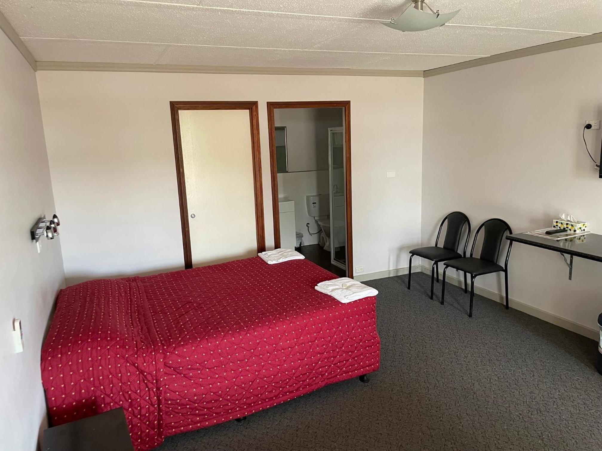 Paringa Hotel Motel view 2