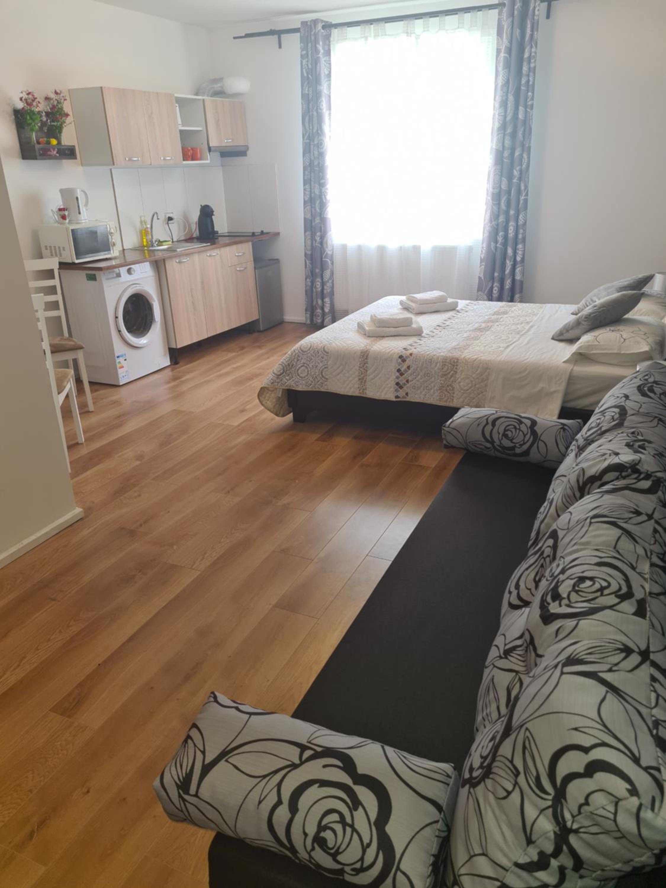 Luca's studio 2 ,Close to Therme Bucharest, Airport Otopeni view 2