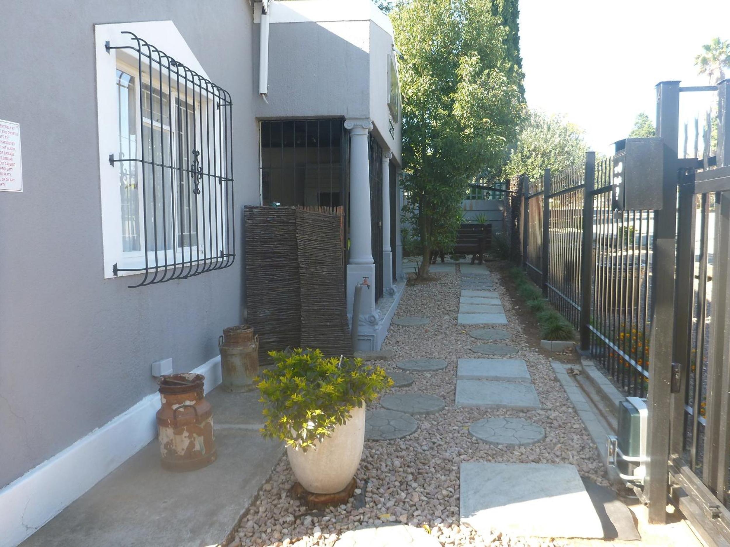 Le Franz view 3
