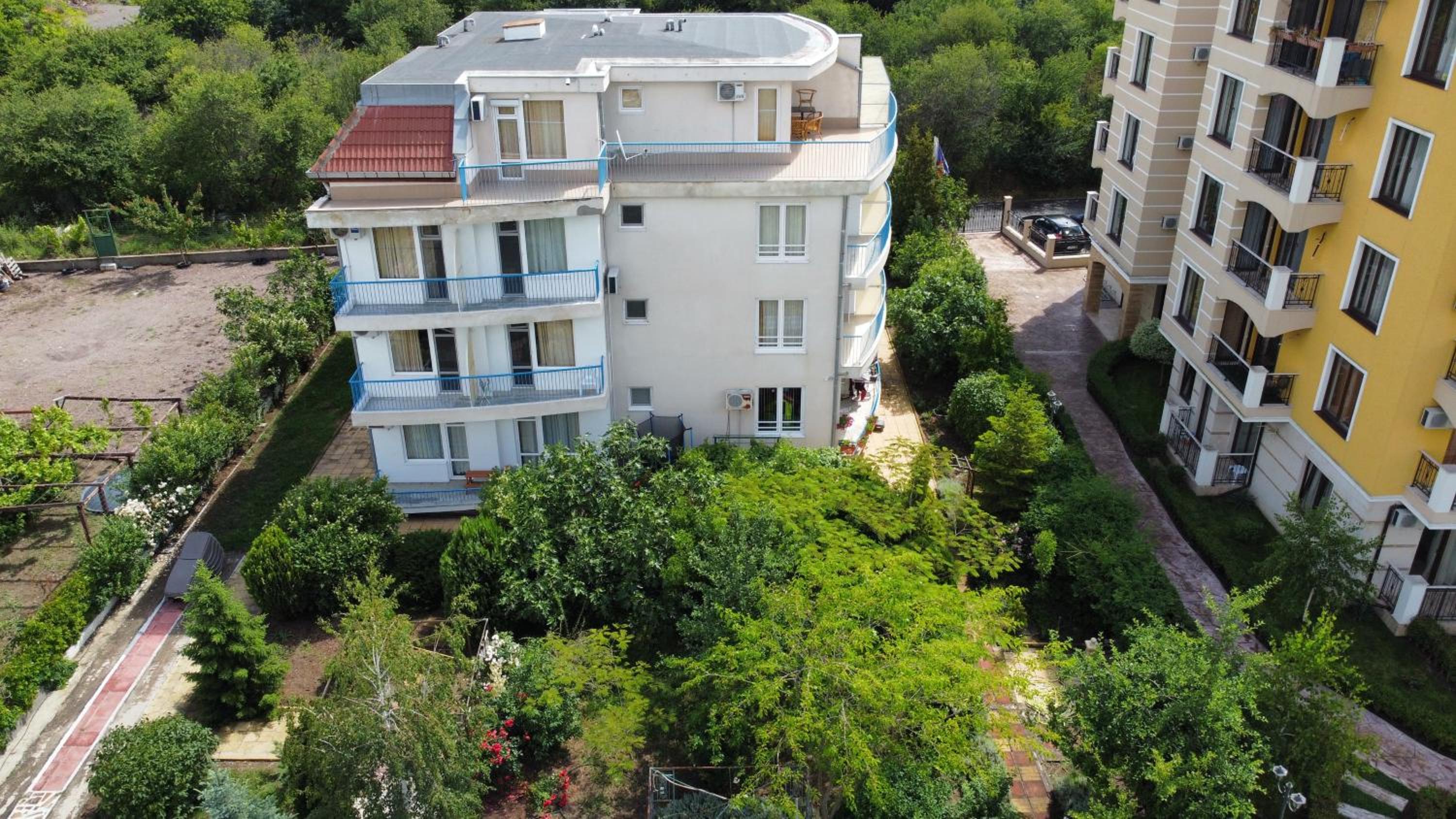 Lilia Guest House