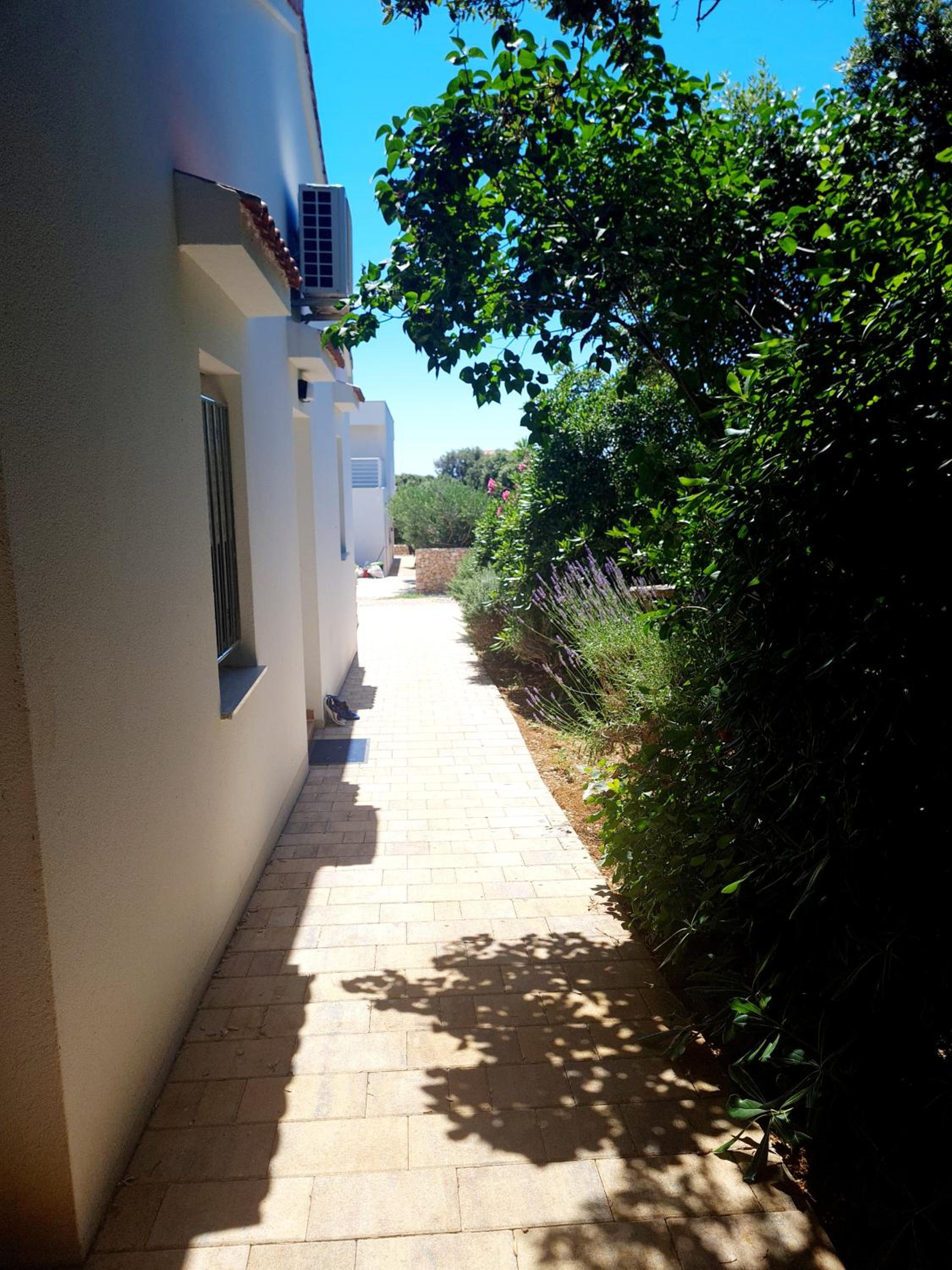 Photo 47