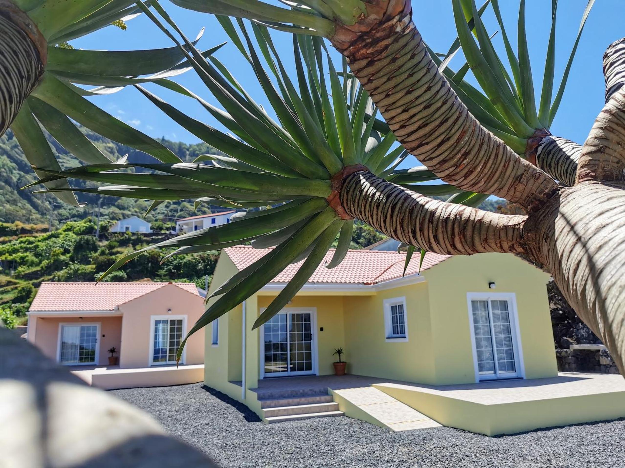 Houses of Eira Velha view 2