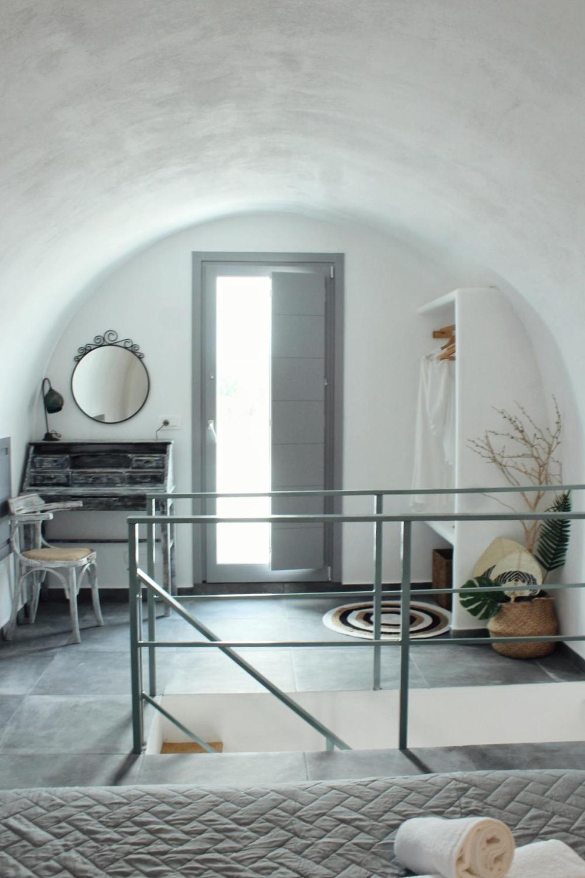 Aeron Suites
