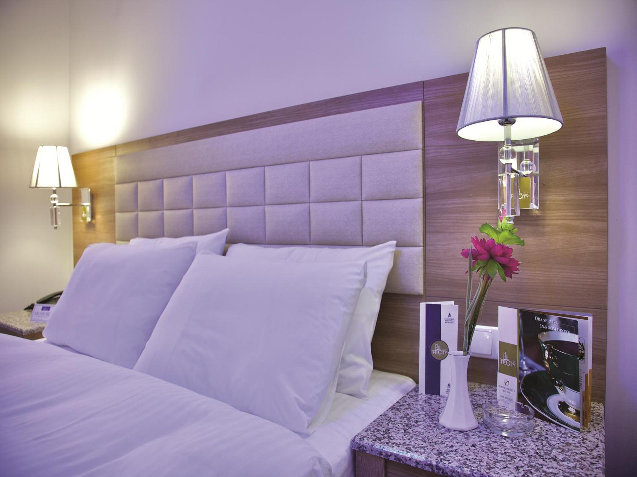 The City Hotel - Image 17