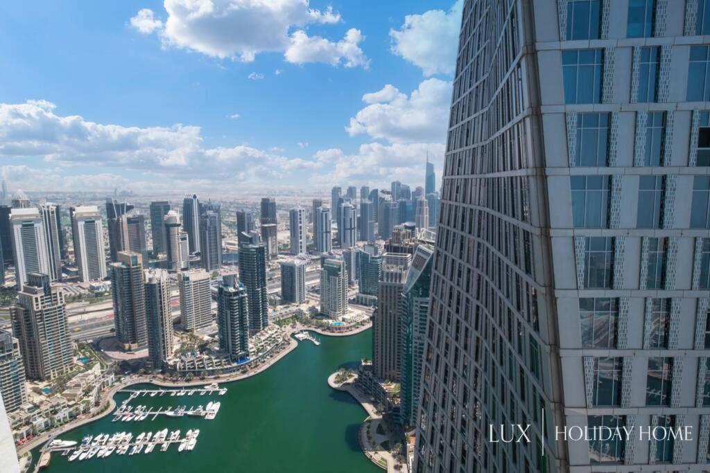 LUX - Lavish Suite with Full Palm Jumeirah View 3