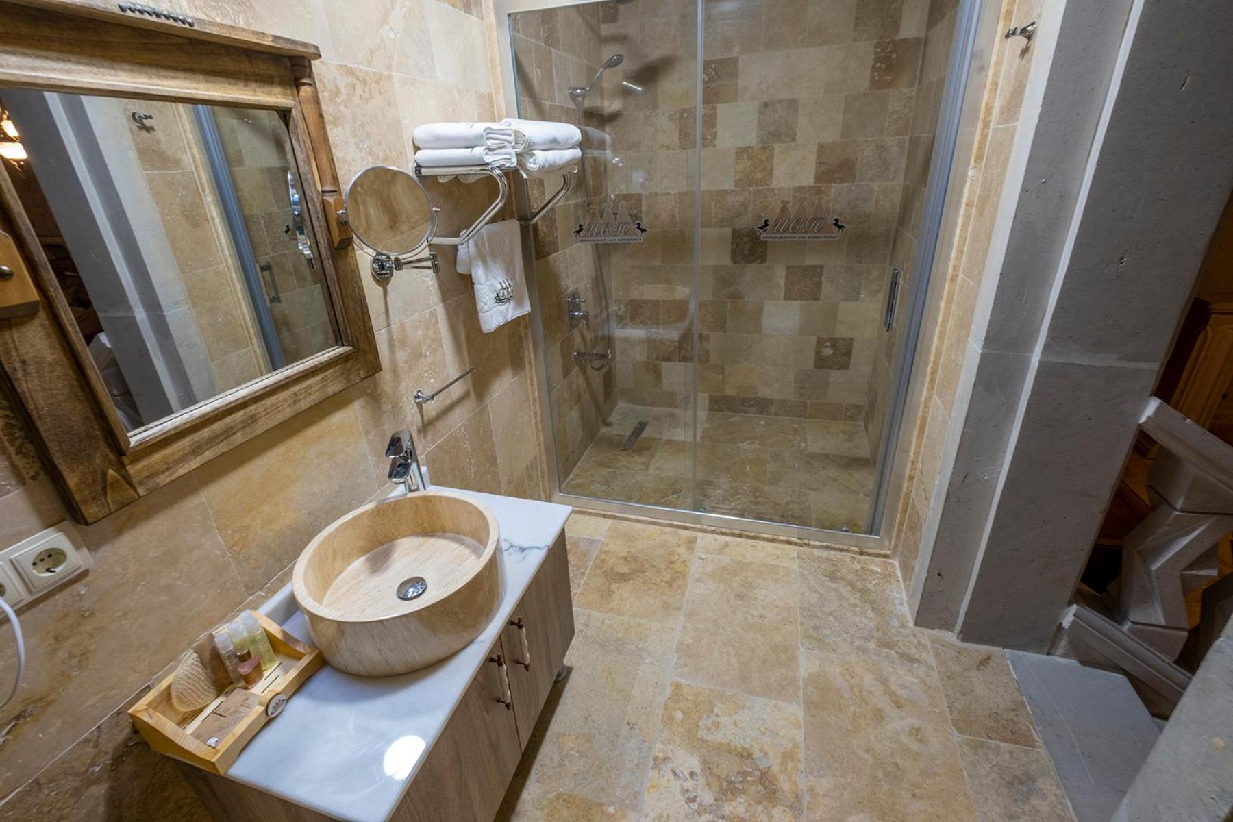 Underground Cave Suites Hotel - Image 109