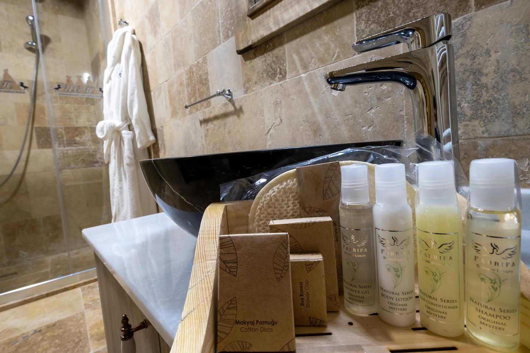 Underground Cave Suites Hotel - Image 105