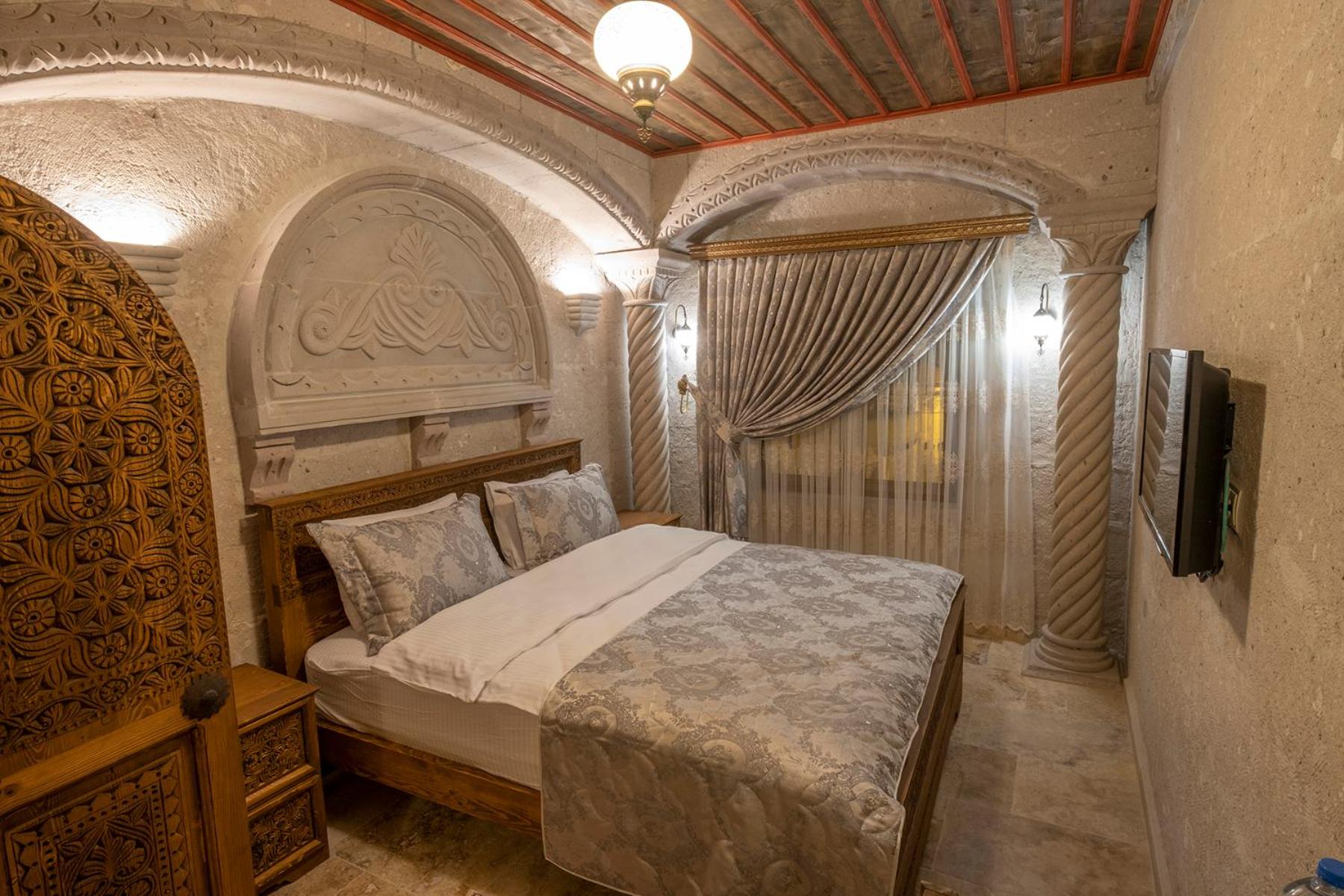 Underground Cave Suites Hotel - Image 102