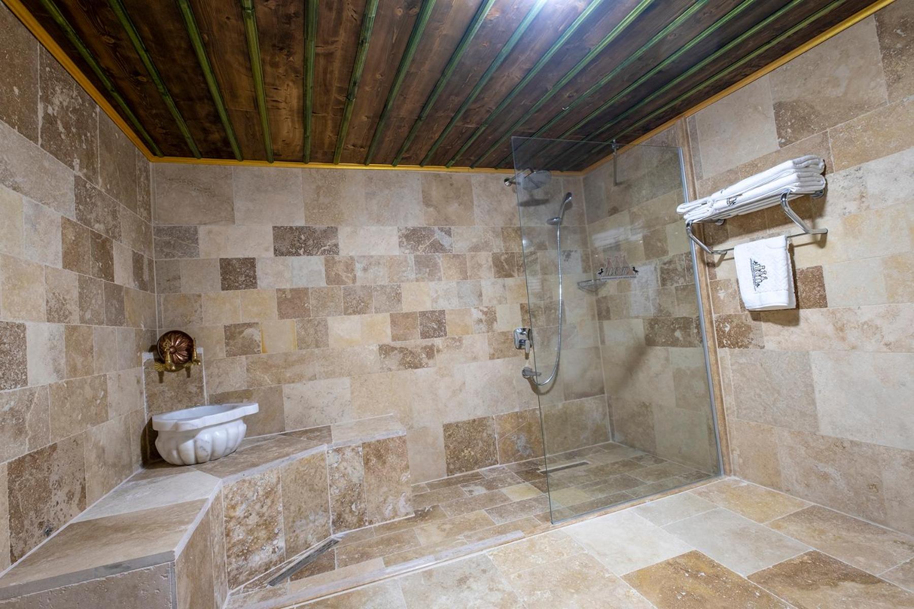 Underground Cave Suites Hotel - Image 100