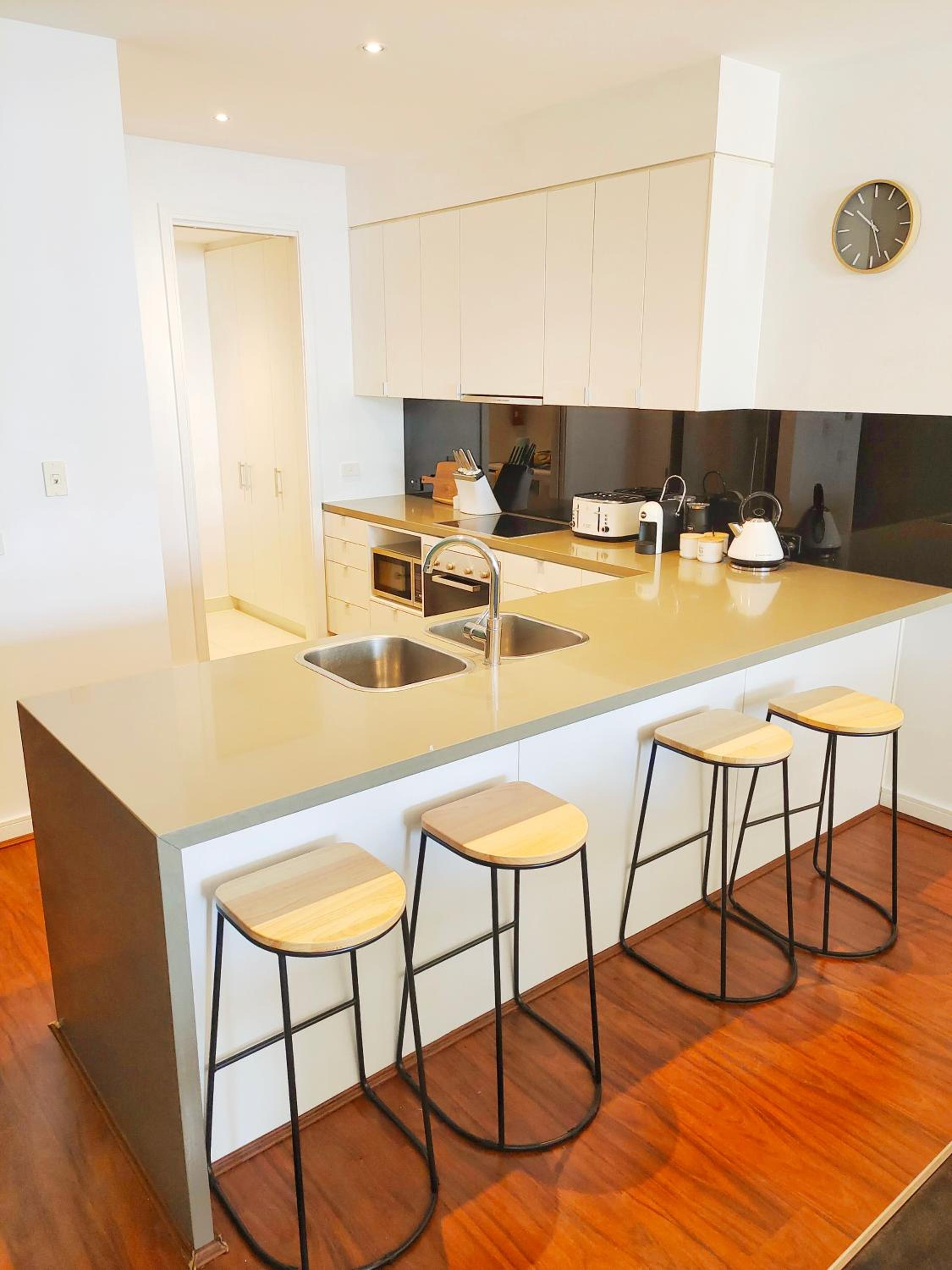 Cowes Vacations - Cscape3 - Property Image 1