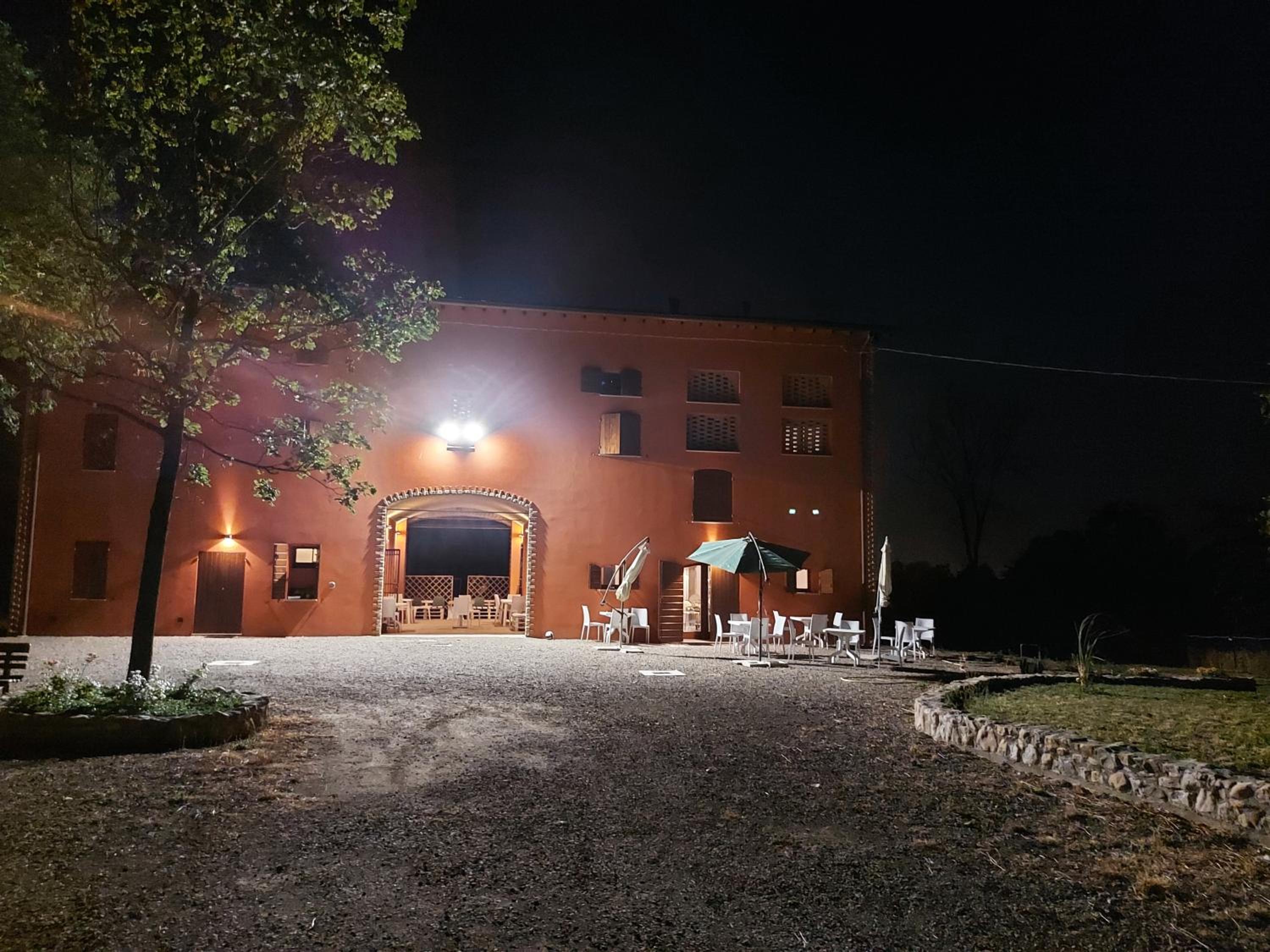 Photo 8
