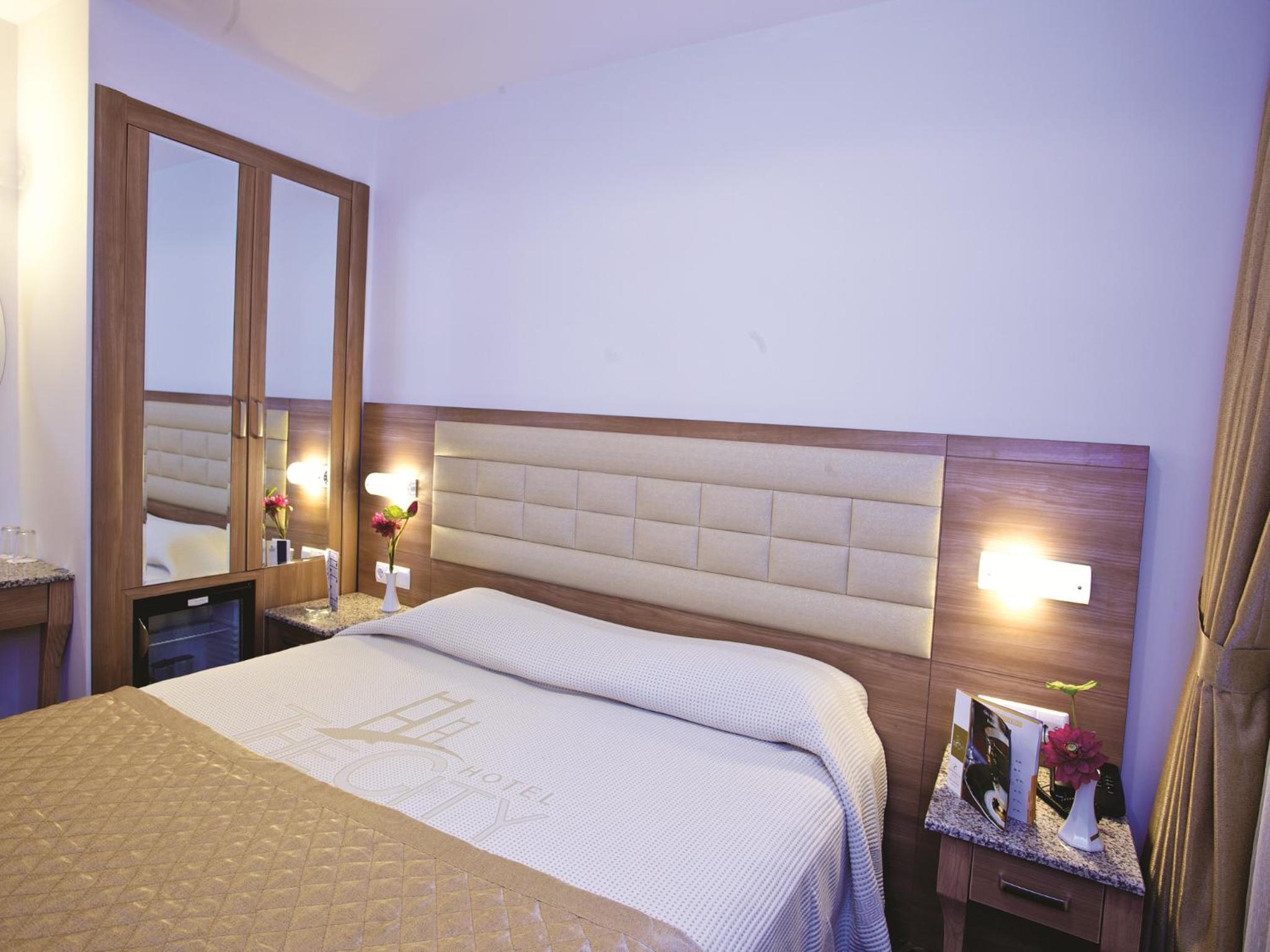 The City Hotel - Image 28