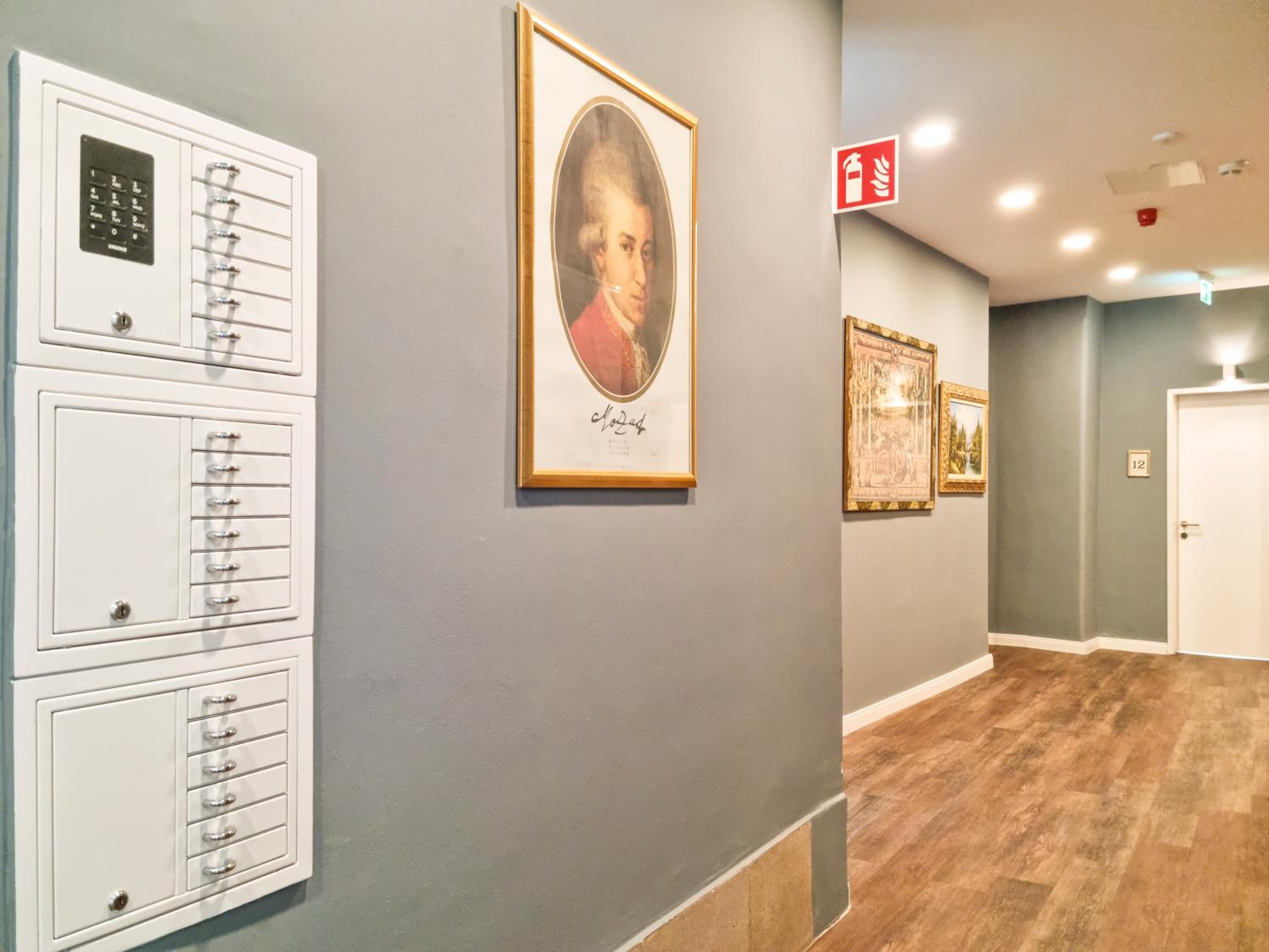Pension Mozart - Vienna Center, Self Check-in