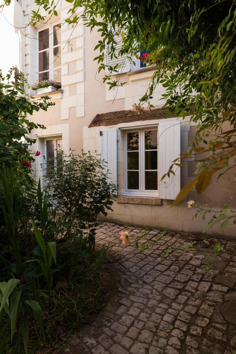 La Lirosane, 3 studios, 3,7km du Zoo, Centre-ville view 5