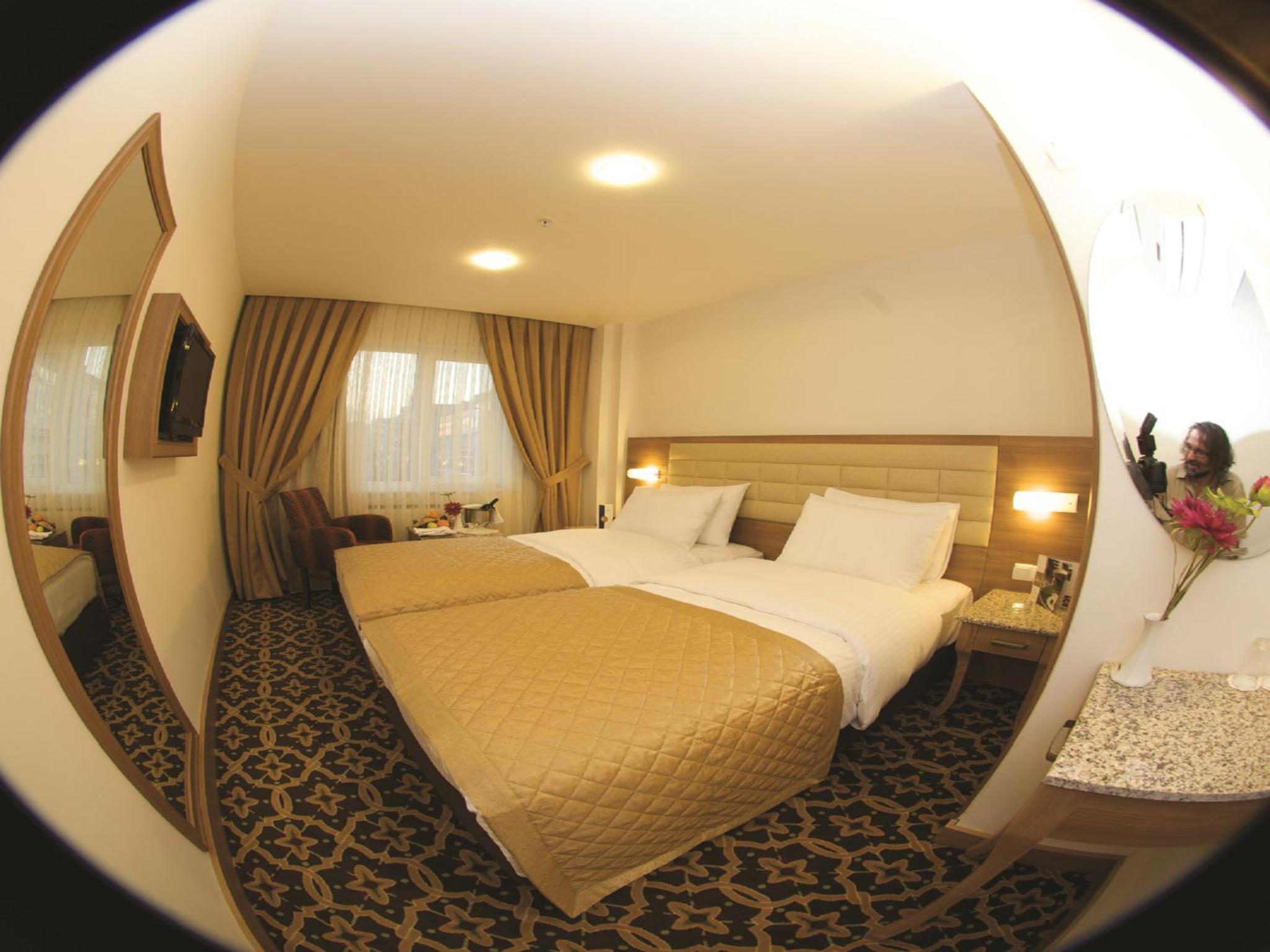 The City Hotel - Image 21