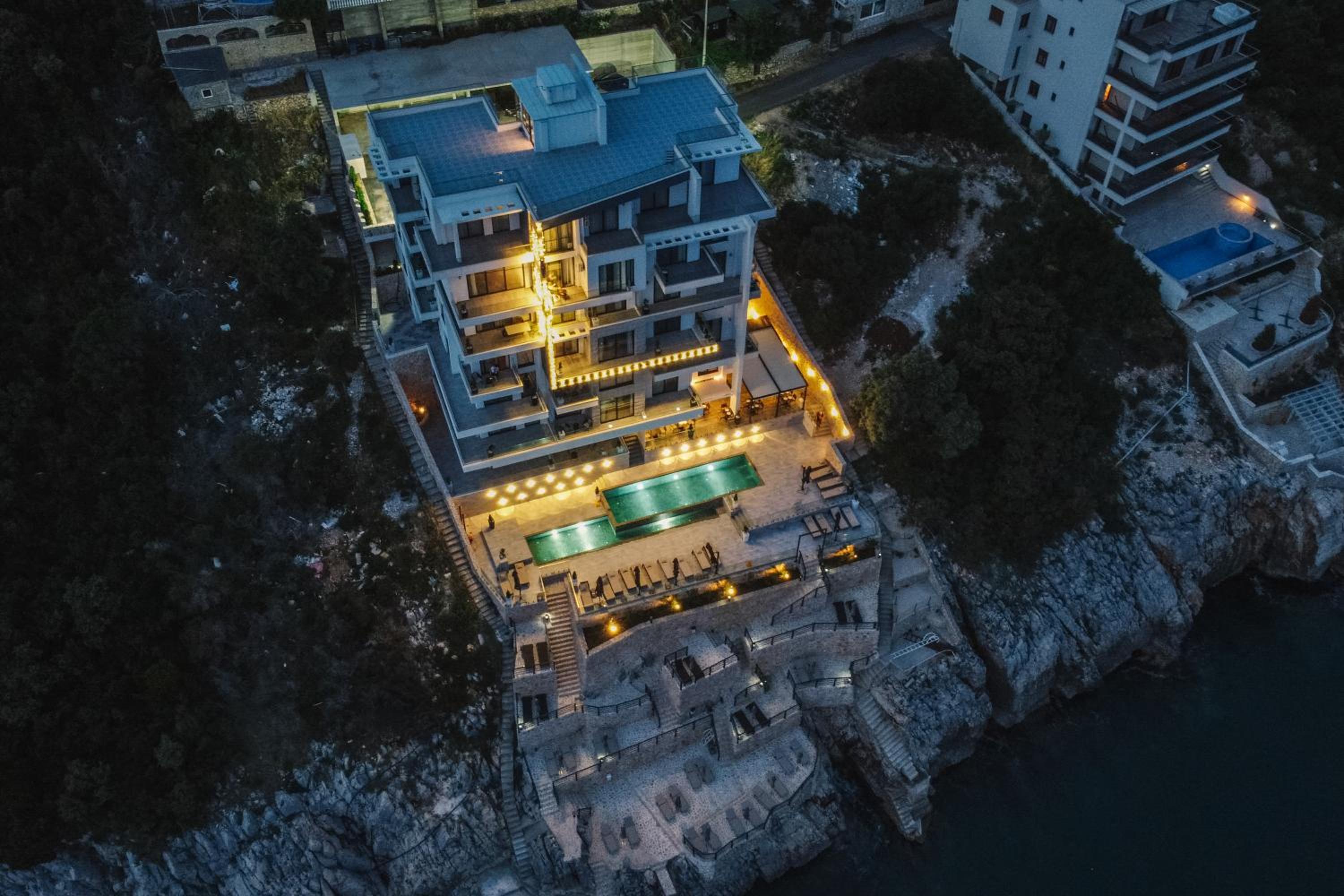 Dollaku Seafront Apartments view 3
