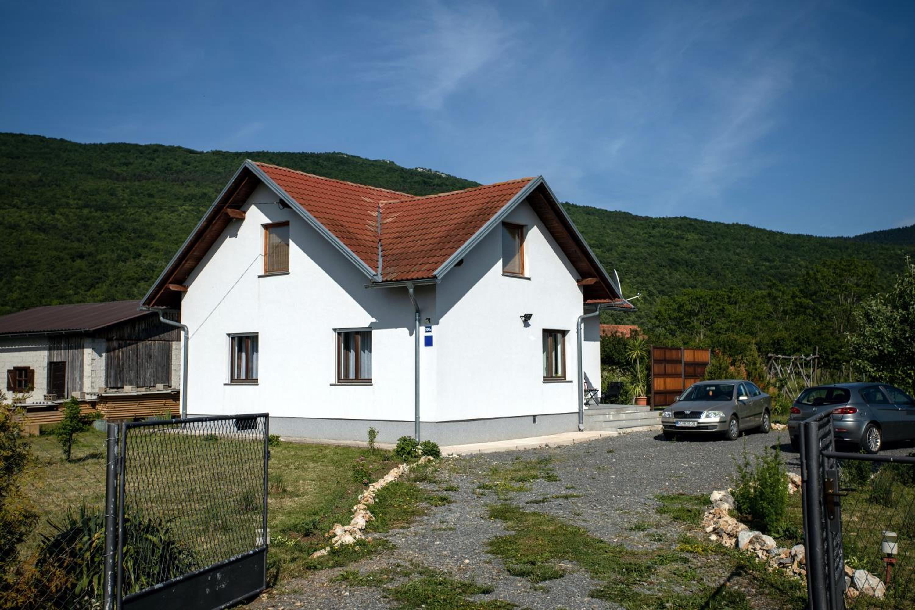 Photo 8