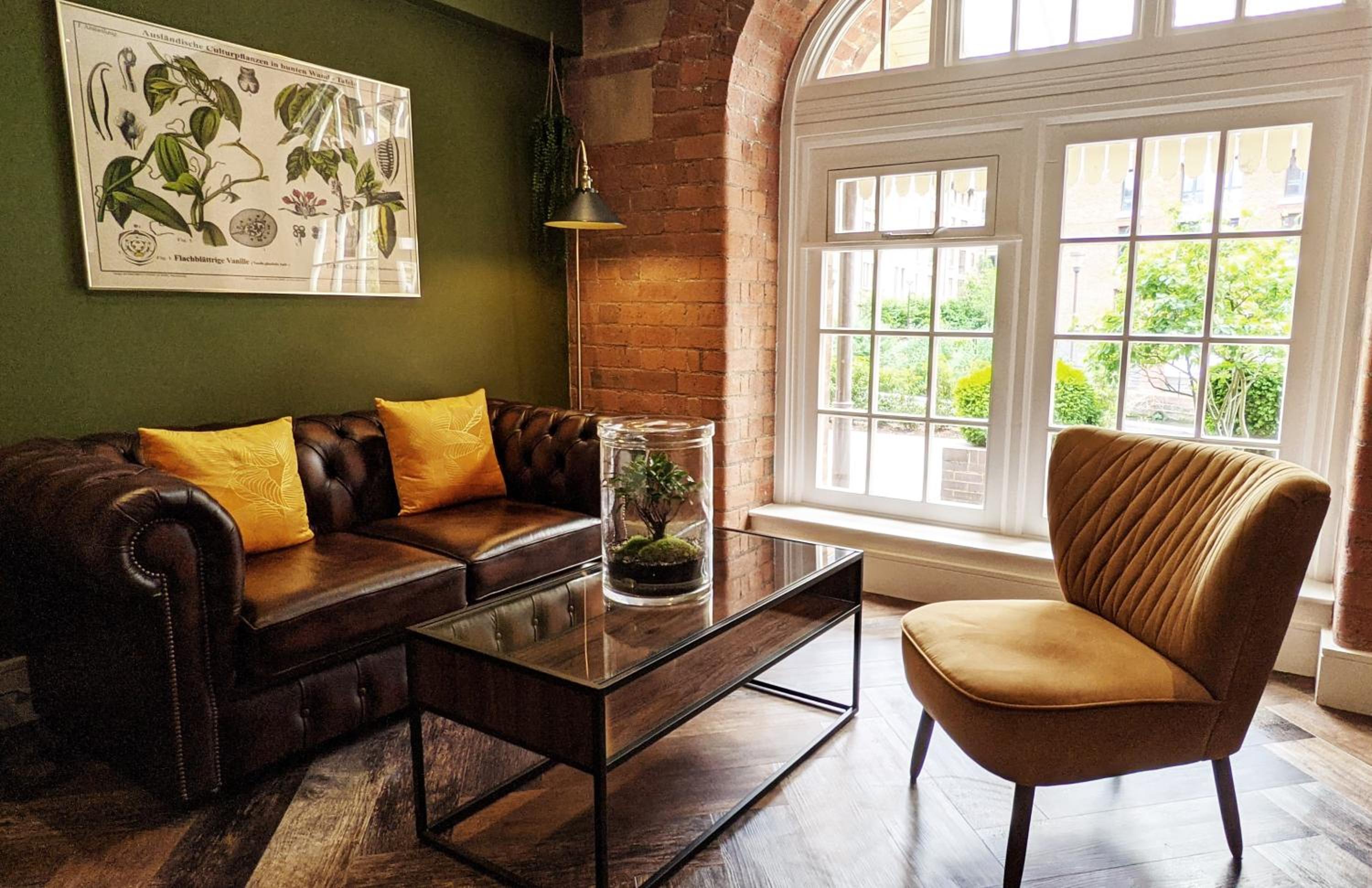 The Botanist's Hideout - Luxury Retreat with Parking view 3