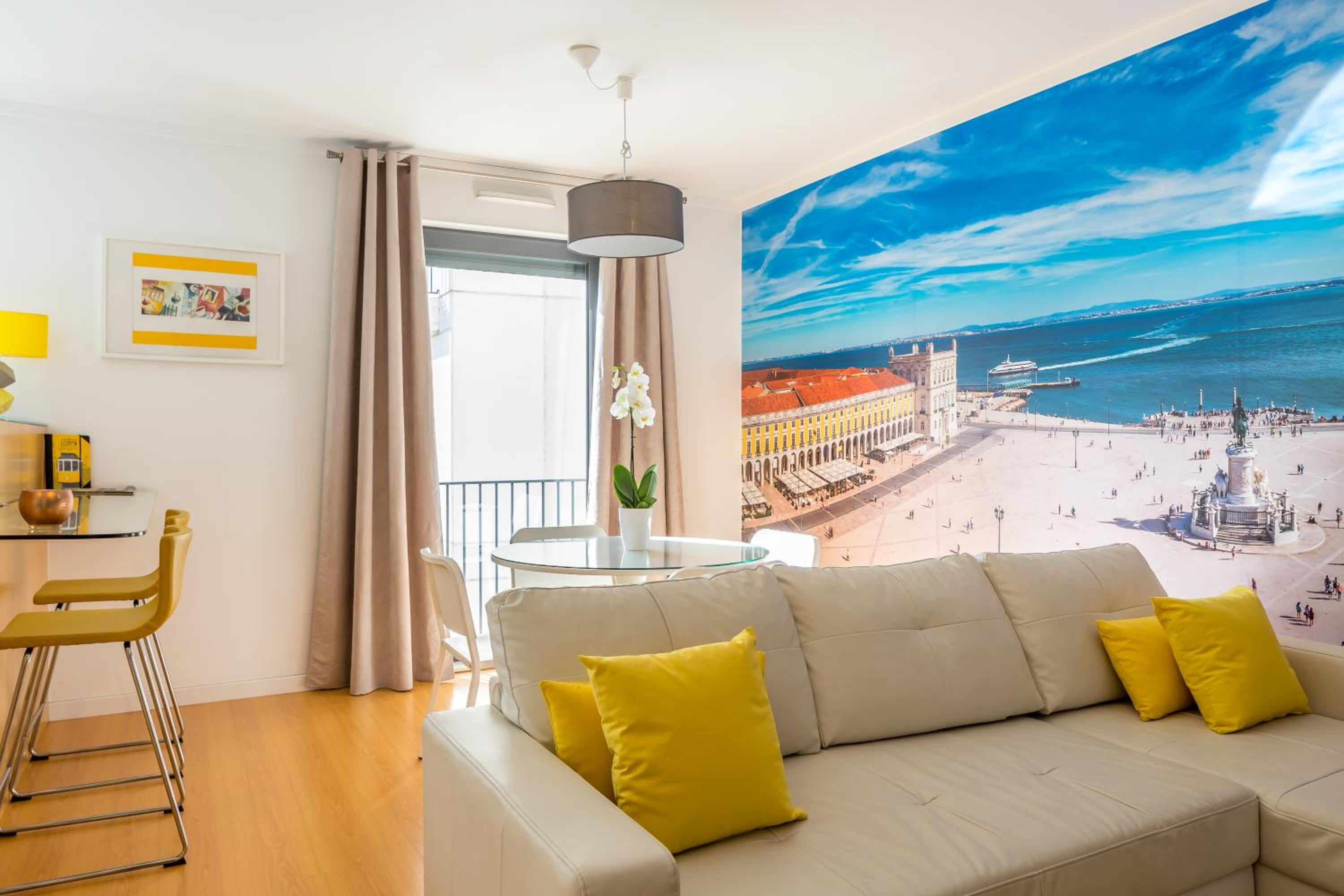 Vita Portucale ! Downtown Premium Apartment with Parking Garage view 5