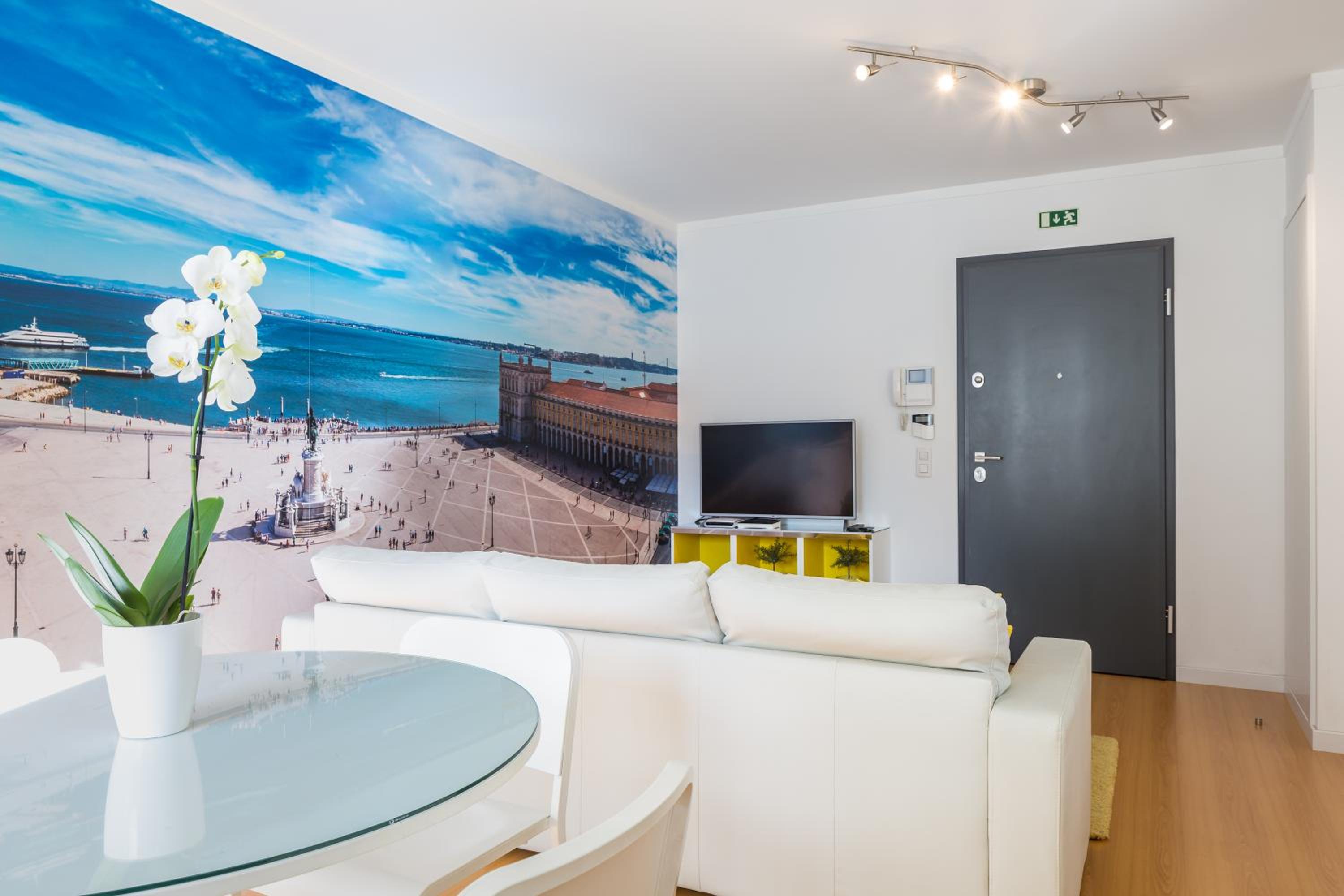 Vita Portucale ! Downtown Premium Apartment with Parking Garage view 4