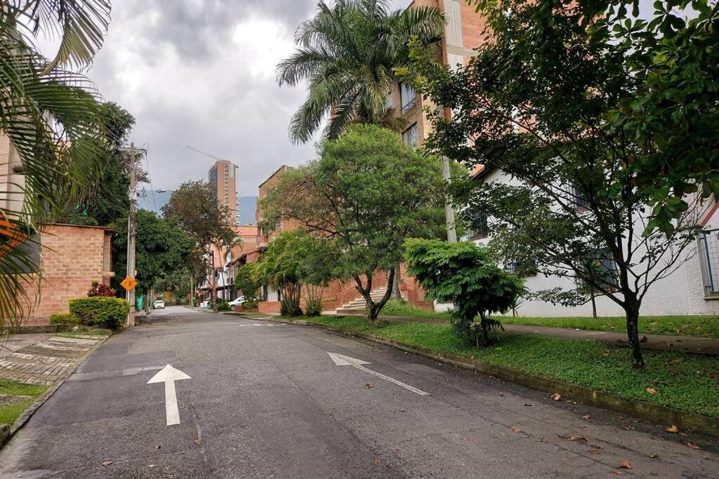 Casa Poblado- Manila. Parqueadero gratuito!