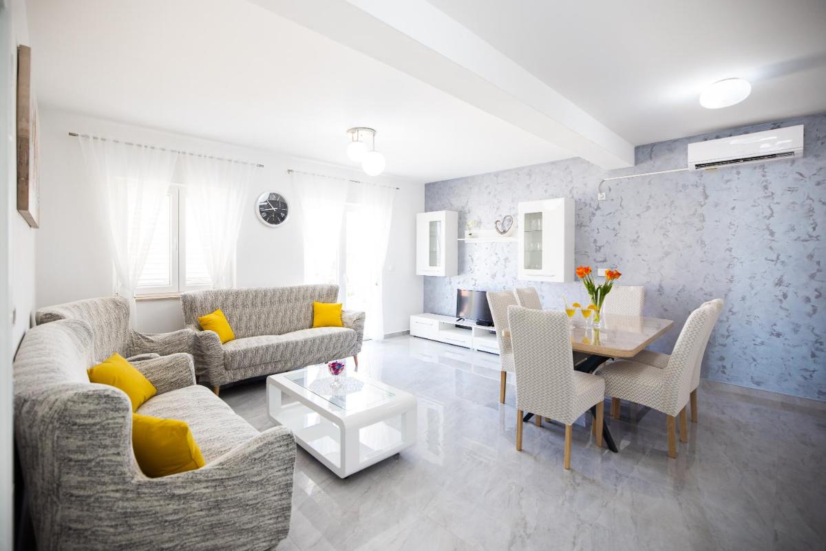 Deluxe Apartments Sanja with Seaview view 2