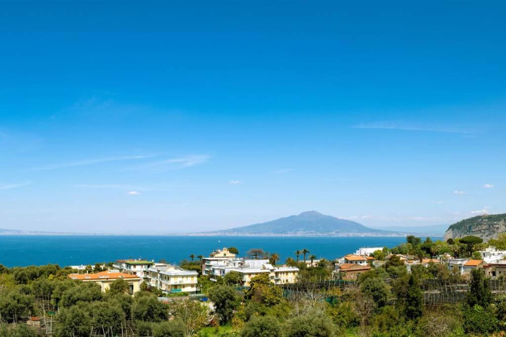 Hotel WHITE HOUSE SORRENTO - CASA VACANZA - Image 1