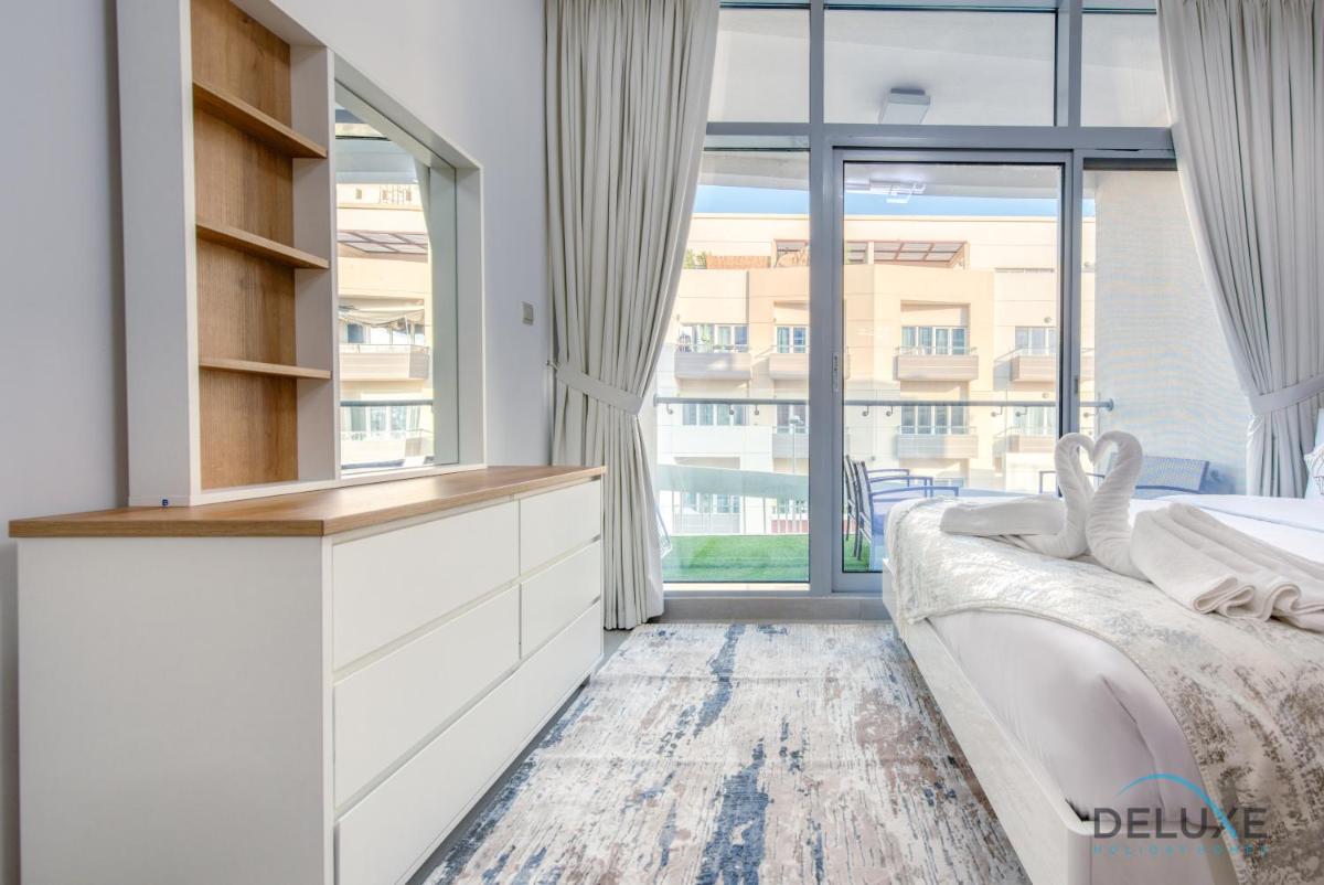 Artsy Studio at Shamal Waves JVC by Deluxe Holiday Homes