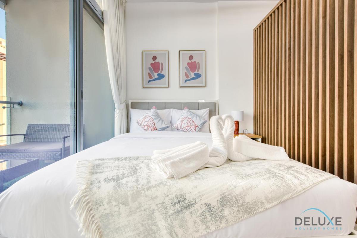 Artsy Studio at Shamal Waves JVC by Deluxe Holiday Homes