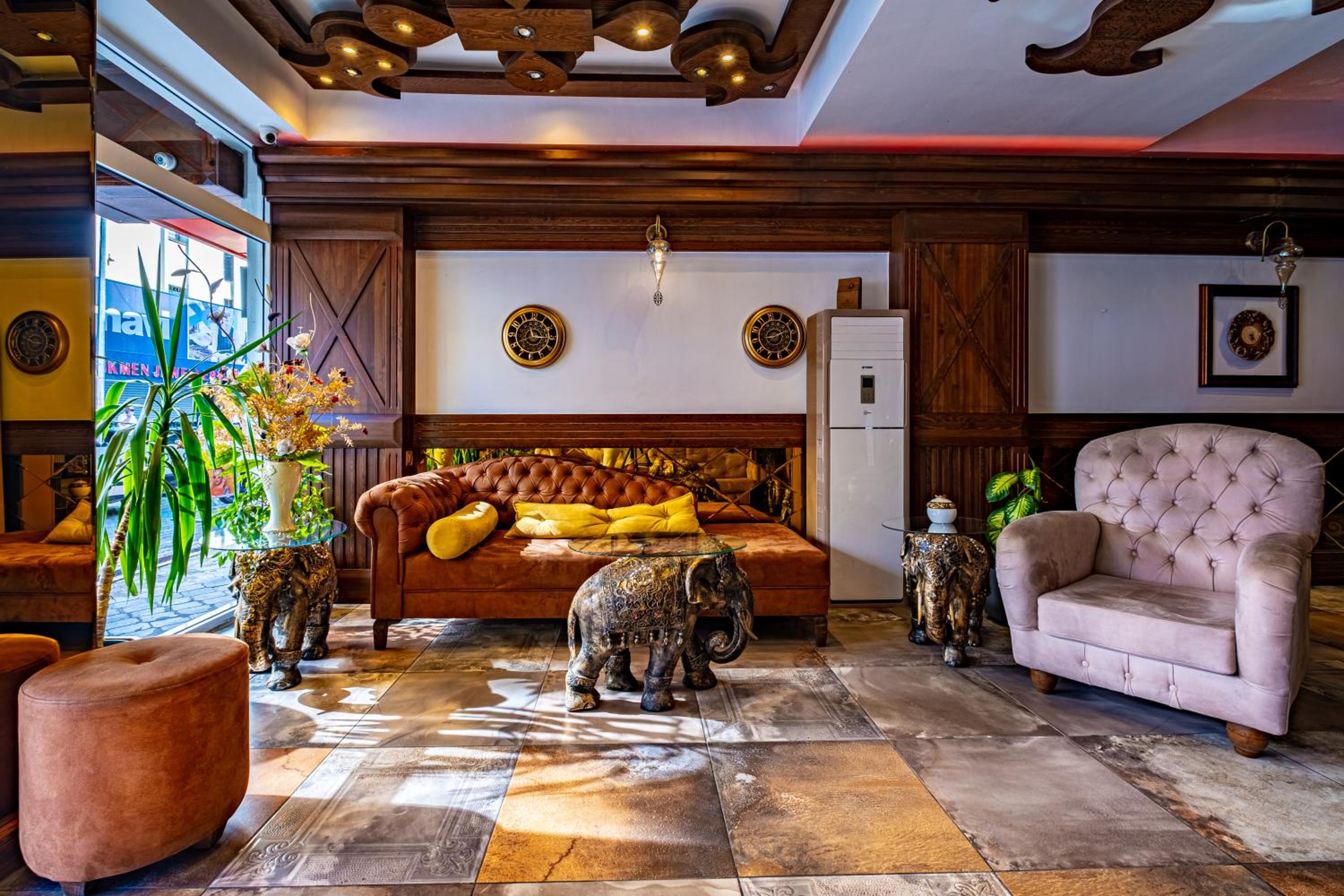 Reis Royal Otel - Image 13
