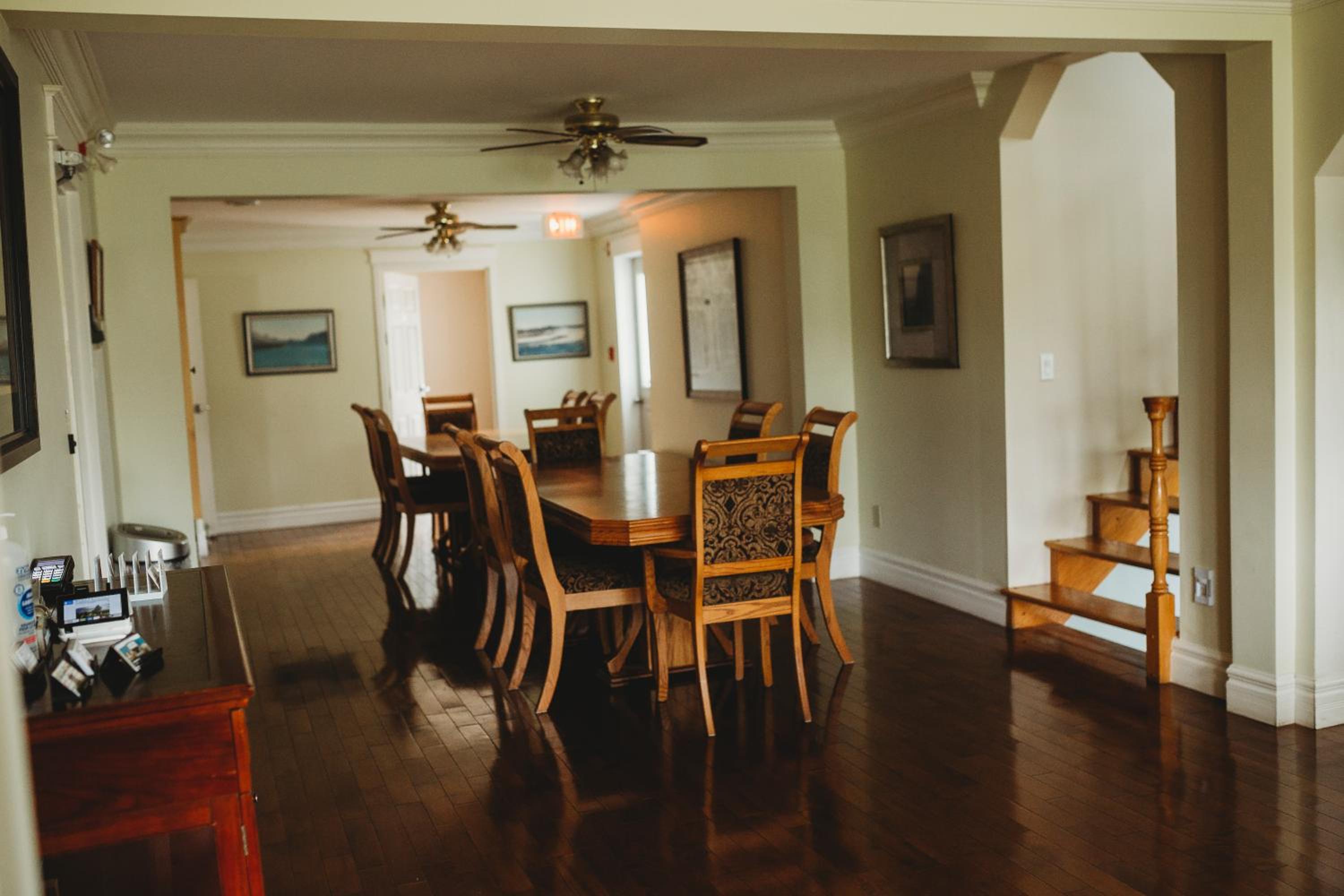 Carriage House Inn Four and a Half Stars