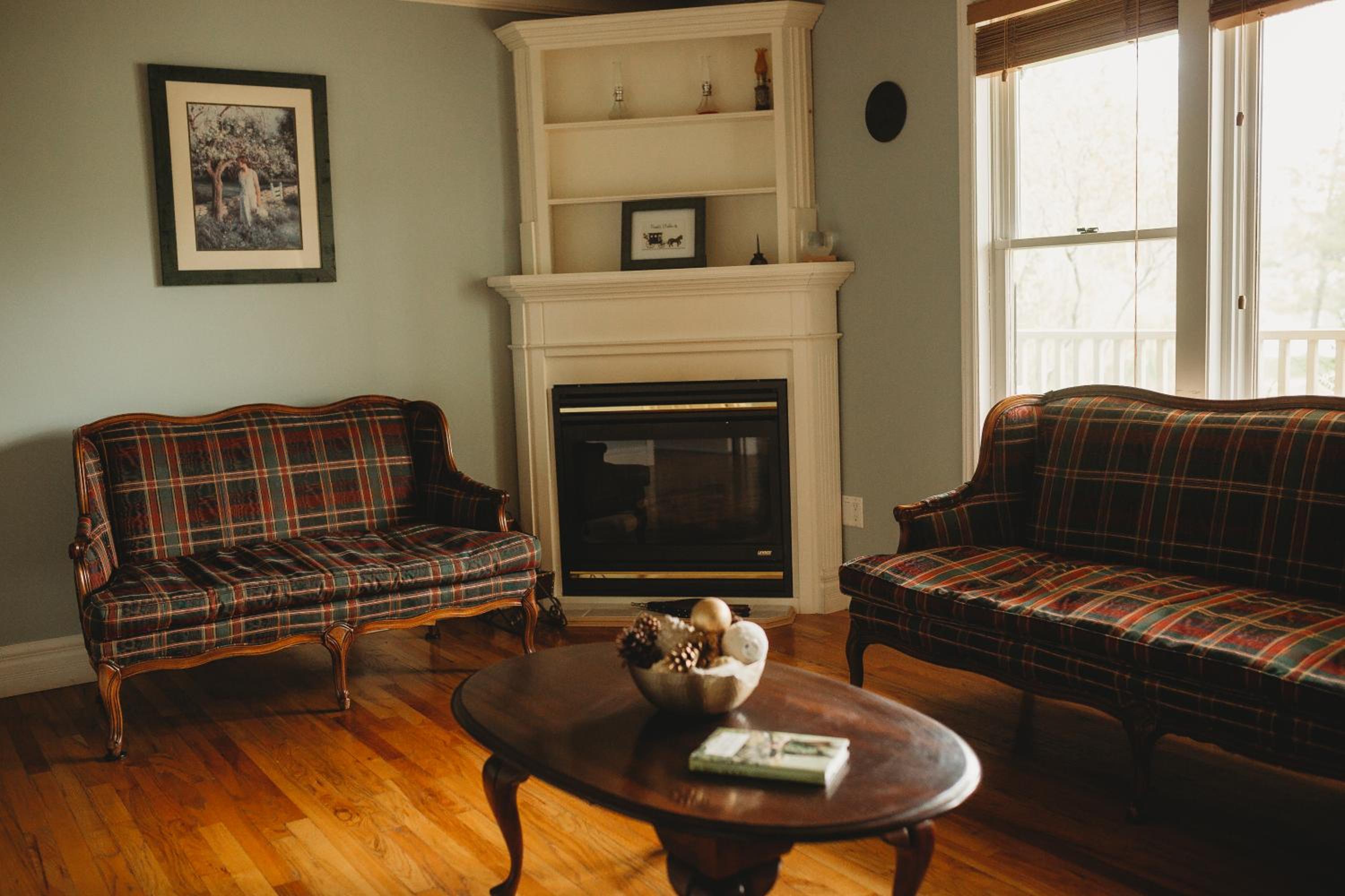 Carriage House Inn Four and a Half Stars